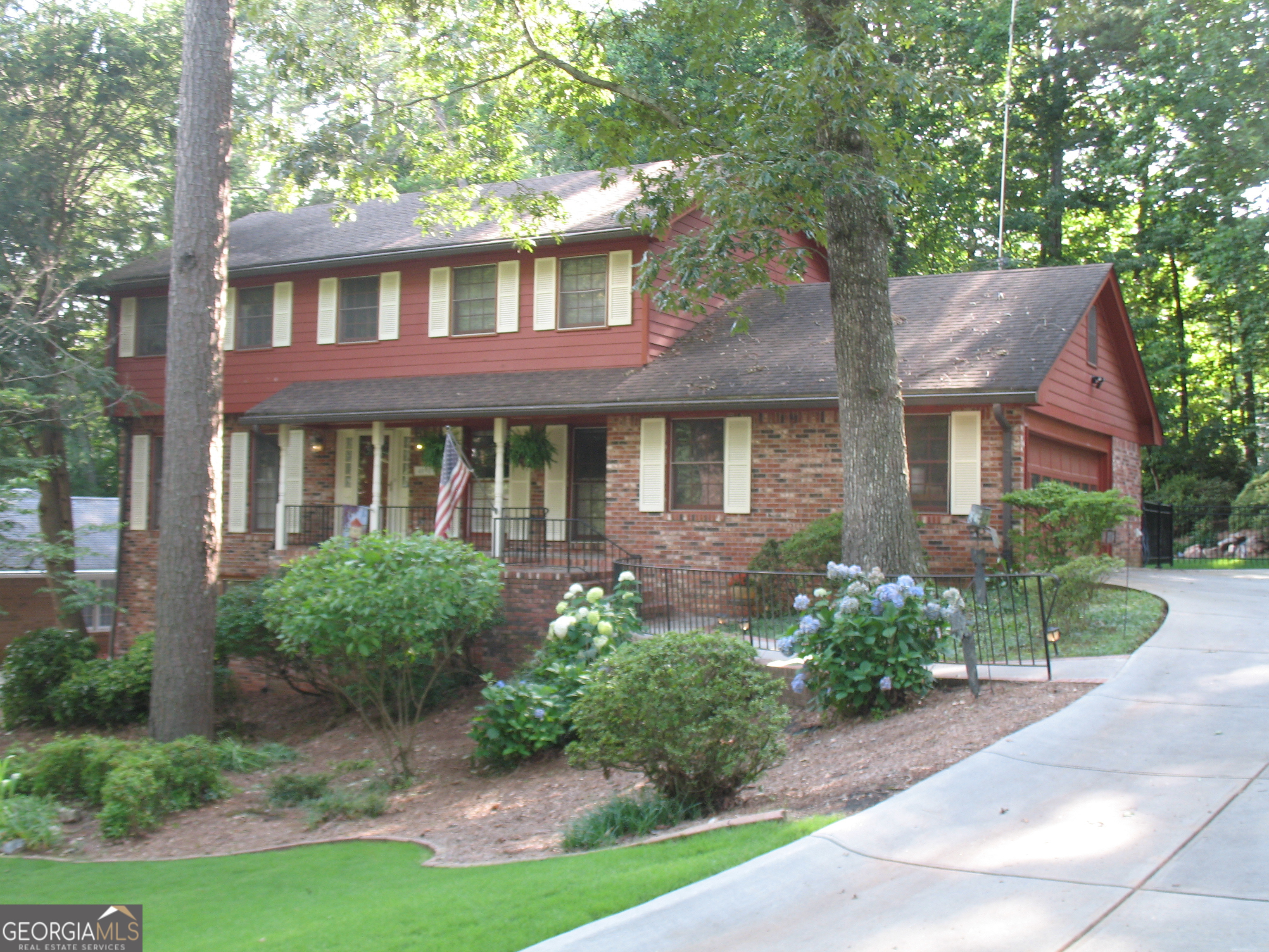 4098 Nancy Creek Way Ne Property Photo 1