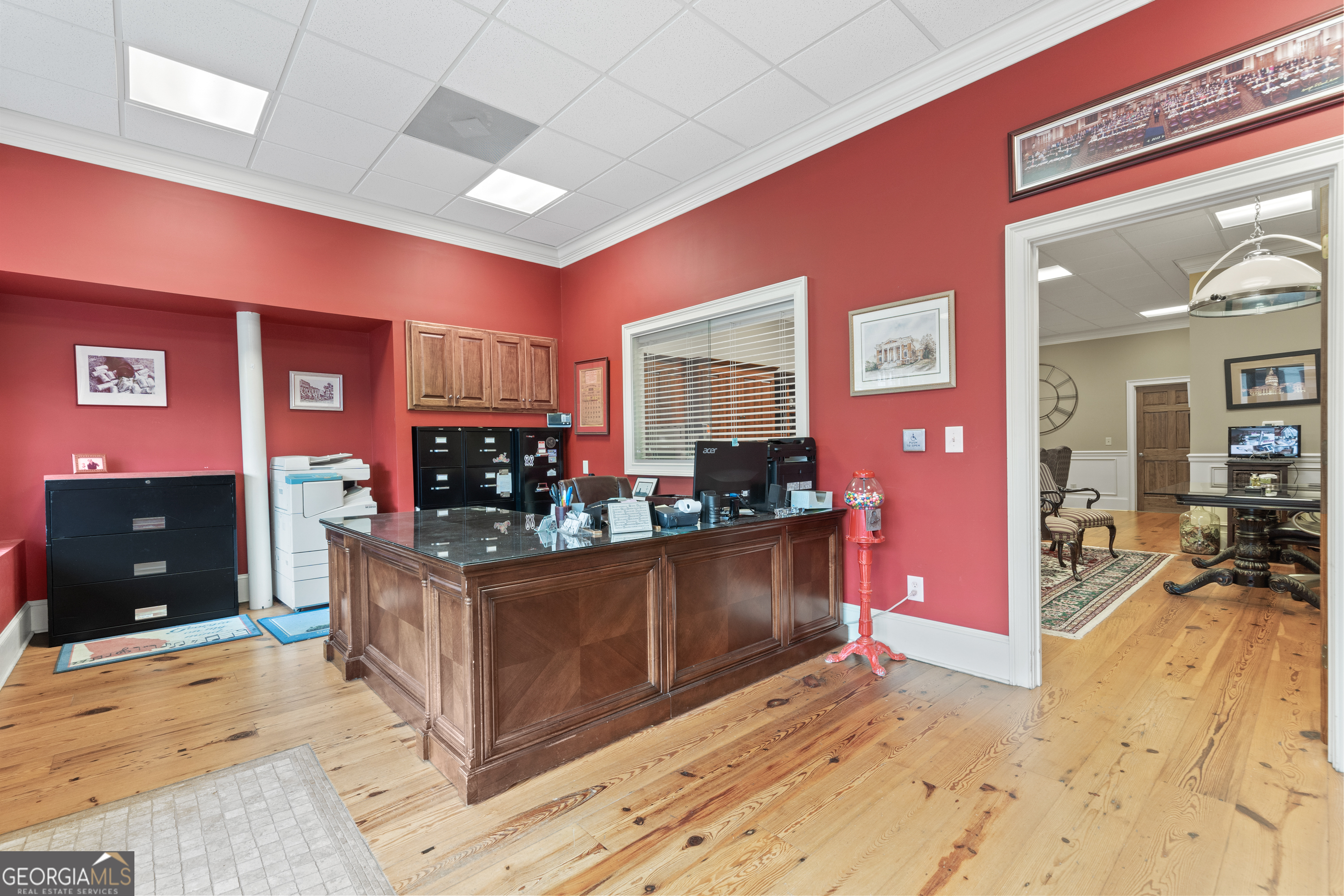 100 S Wayne Street Property Photo 4
