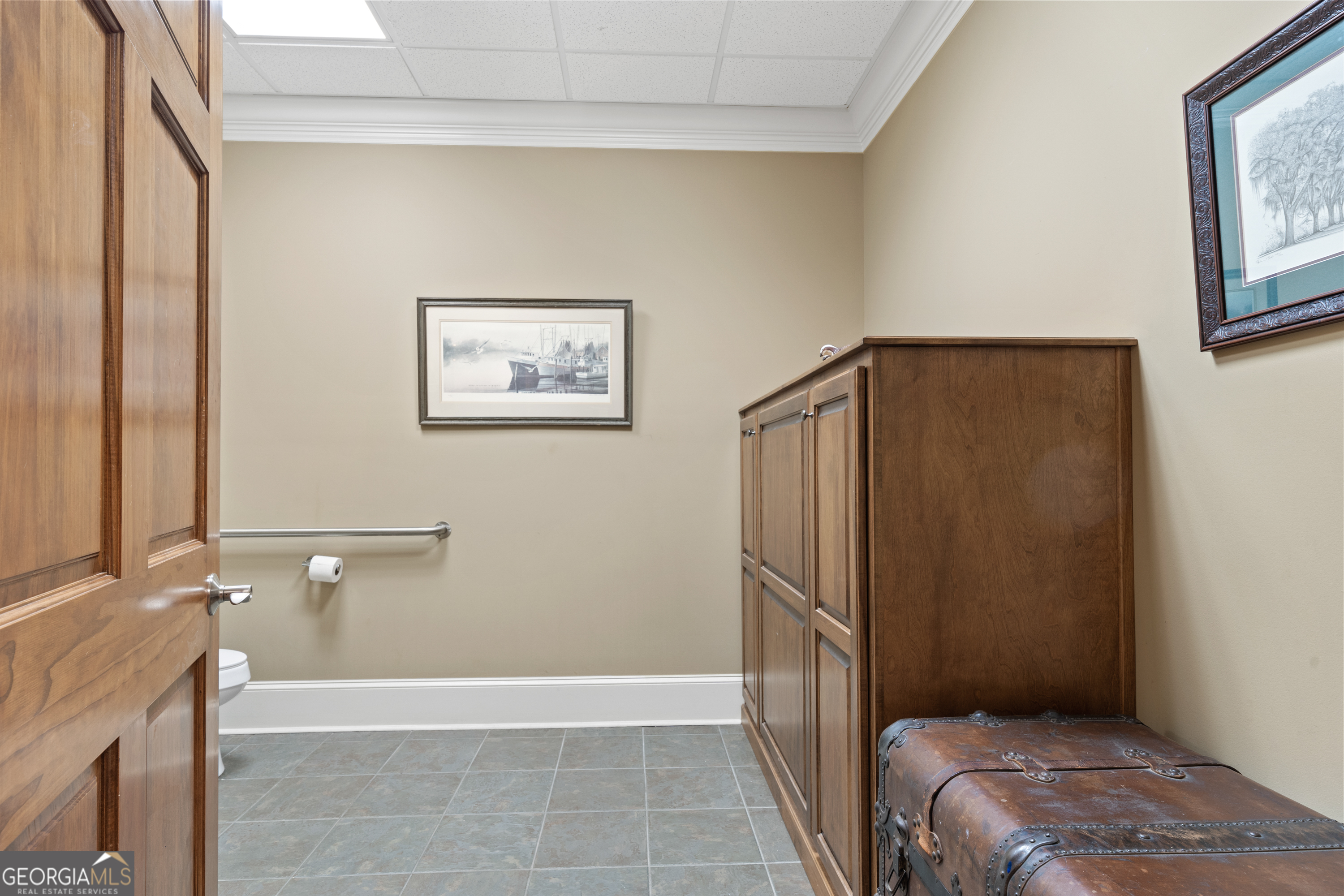 100 S Wayne Street Property Photo 12