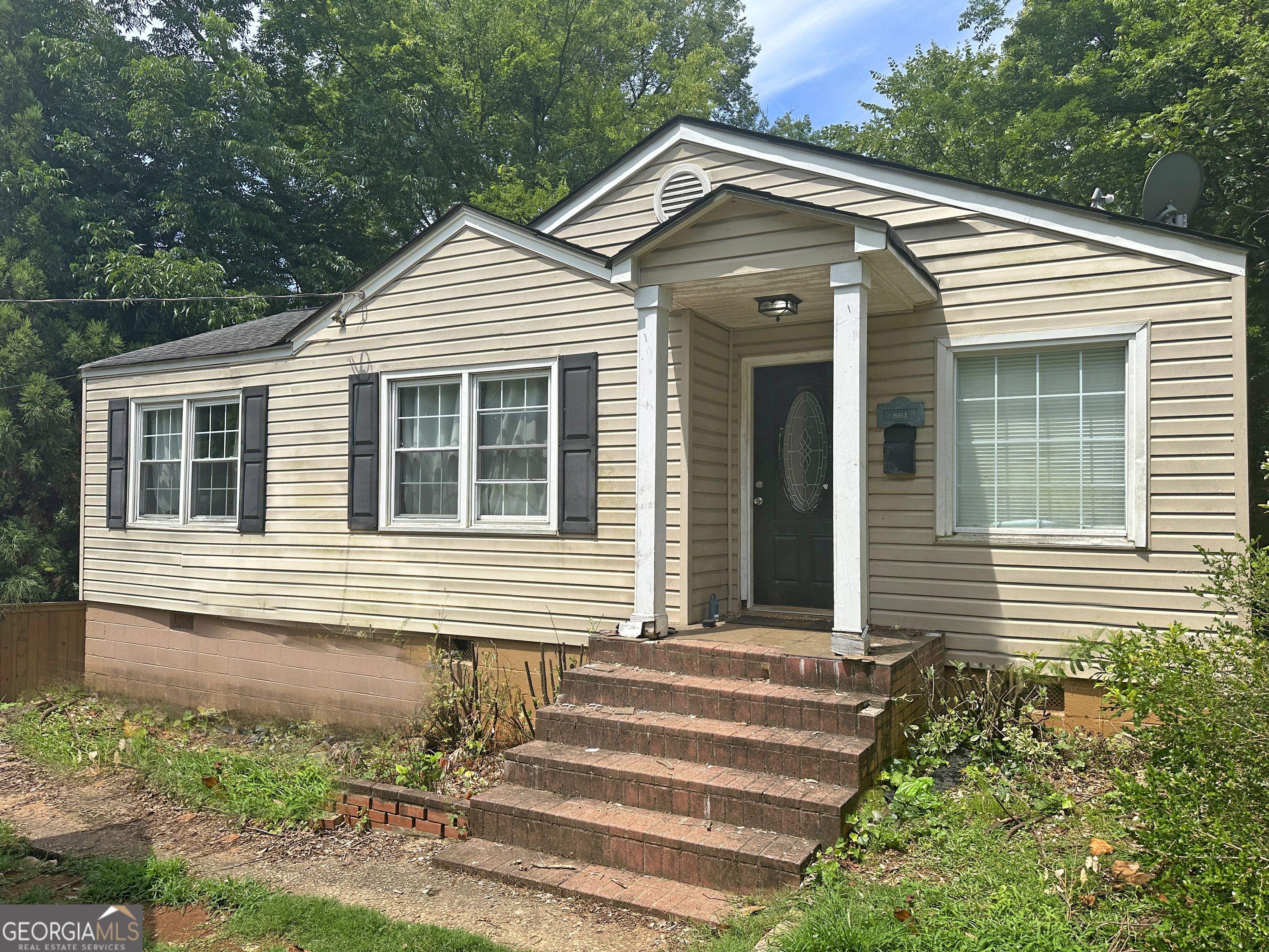 861 Marion Avenue Se Property Photo 1