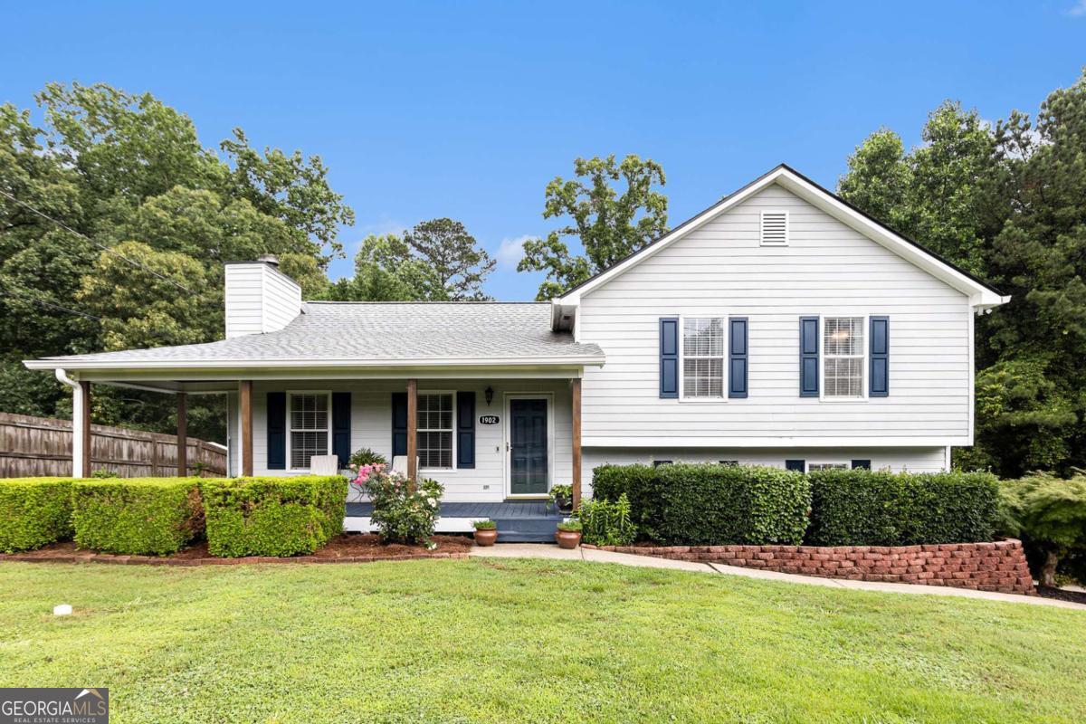 1902 Seals Road Property Photo 1
