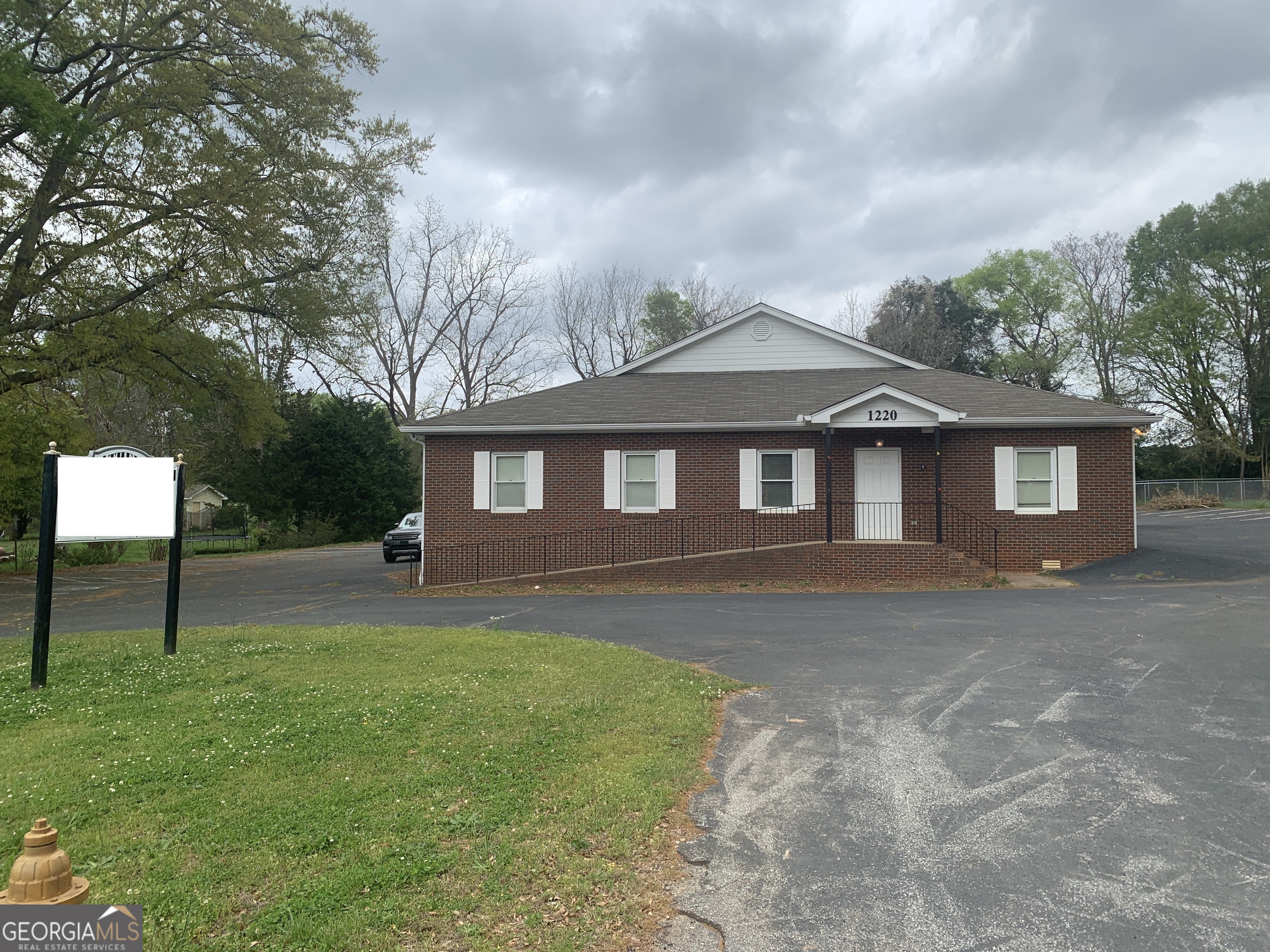 1220 Siloam Road Property Photo 2