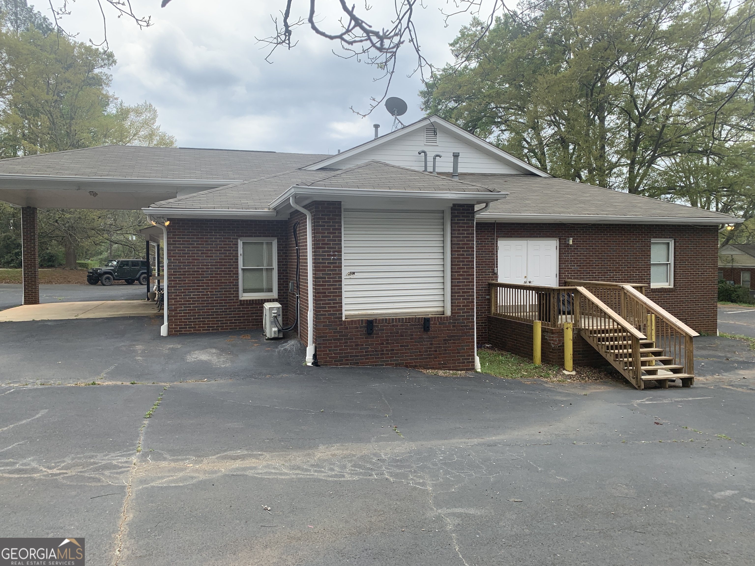 1220 Siloam Road Property Photo 6