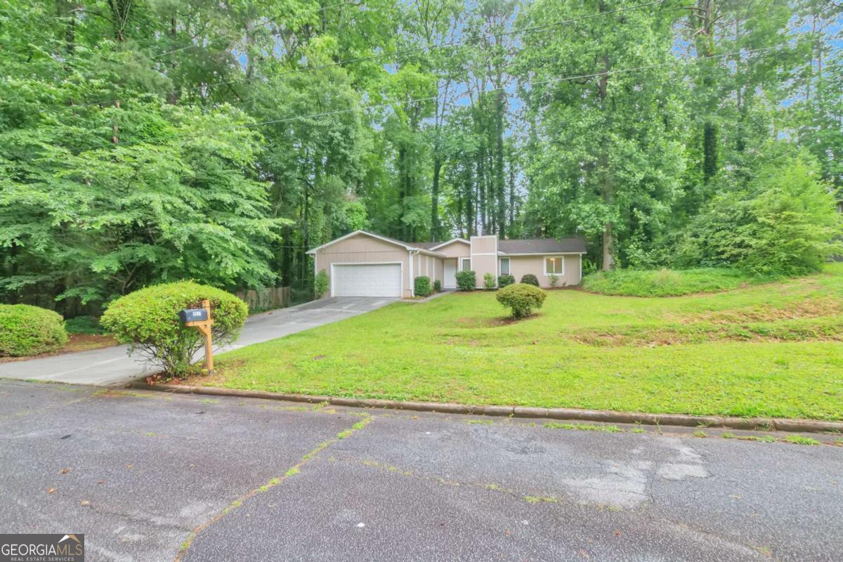 5577 Whittondale Road Property Photo 1