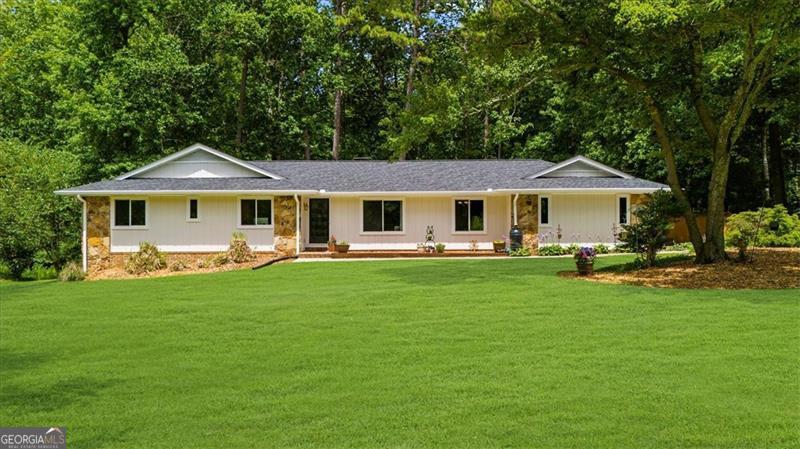 1035 Hunterhill Drive Property Photo 1