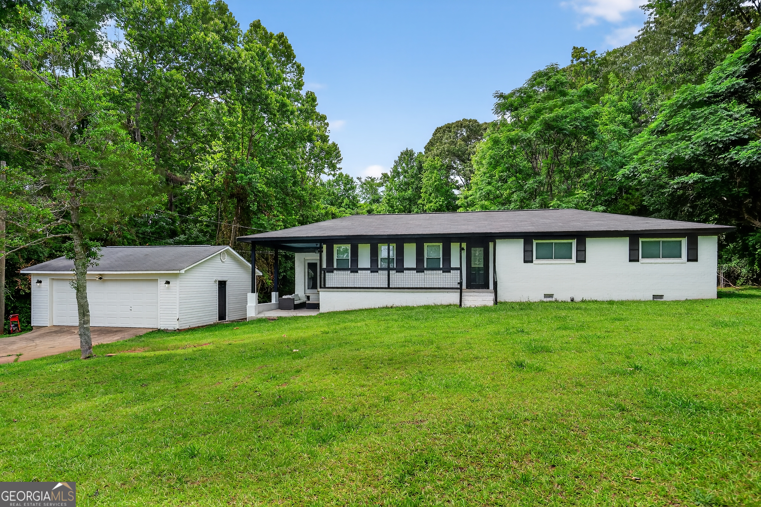 1120 Glass Bridge Road Property Photo 1