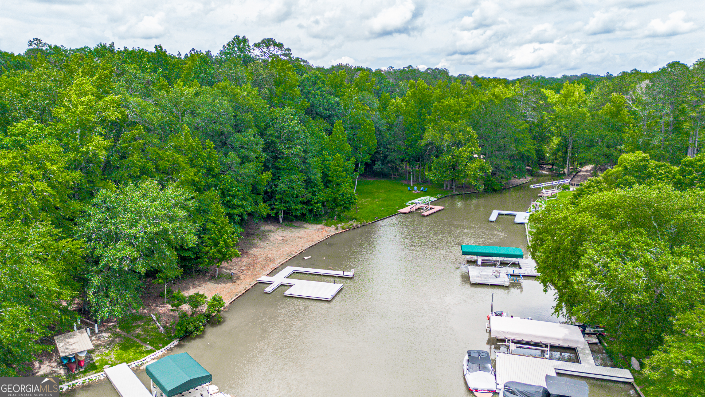 1511 White Oak Drive Property Photo 1