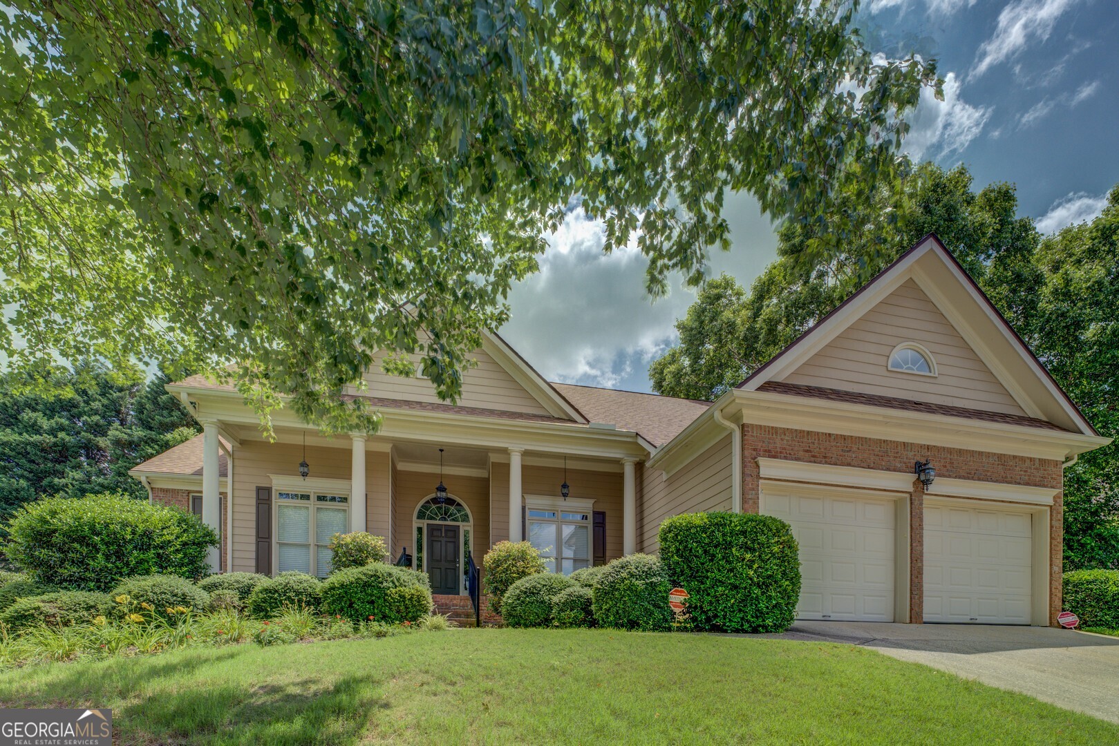 1065 Chippewa Oak Drive Property Photo 1