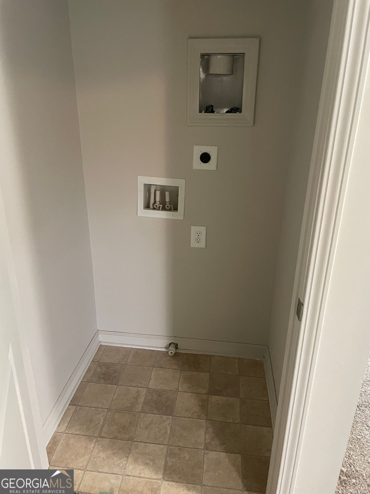 3810 Equity Lane Property Photo 17