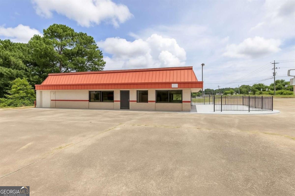 4145 Fulton Industrial Boulevard Sw Property Photo 2