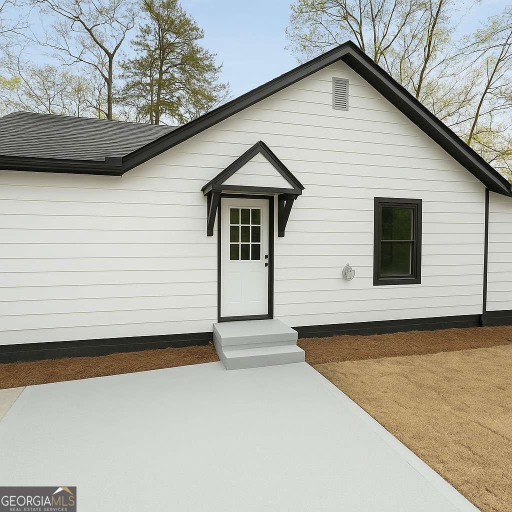 2141 Flat Shoals Road Se Property Photo 1