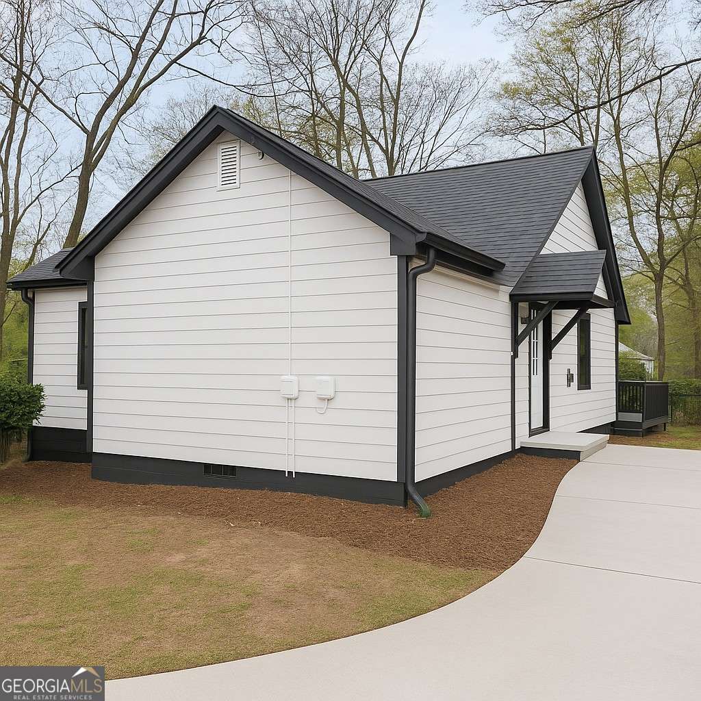 2141 Flat Shoals Road Se Property Photo 4