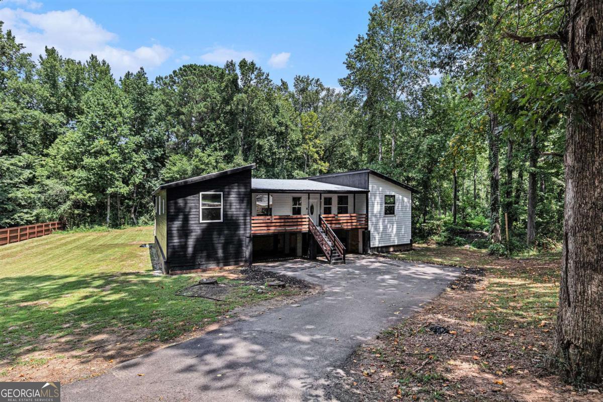 140 Indian Lake Drive Property Photo 1