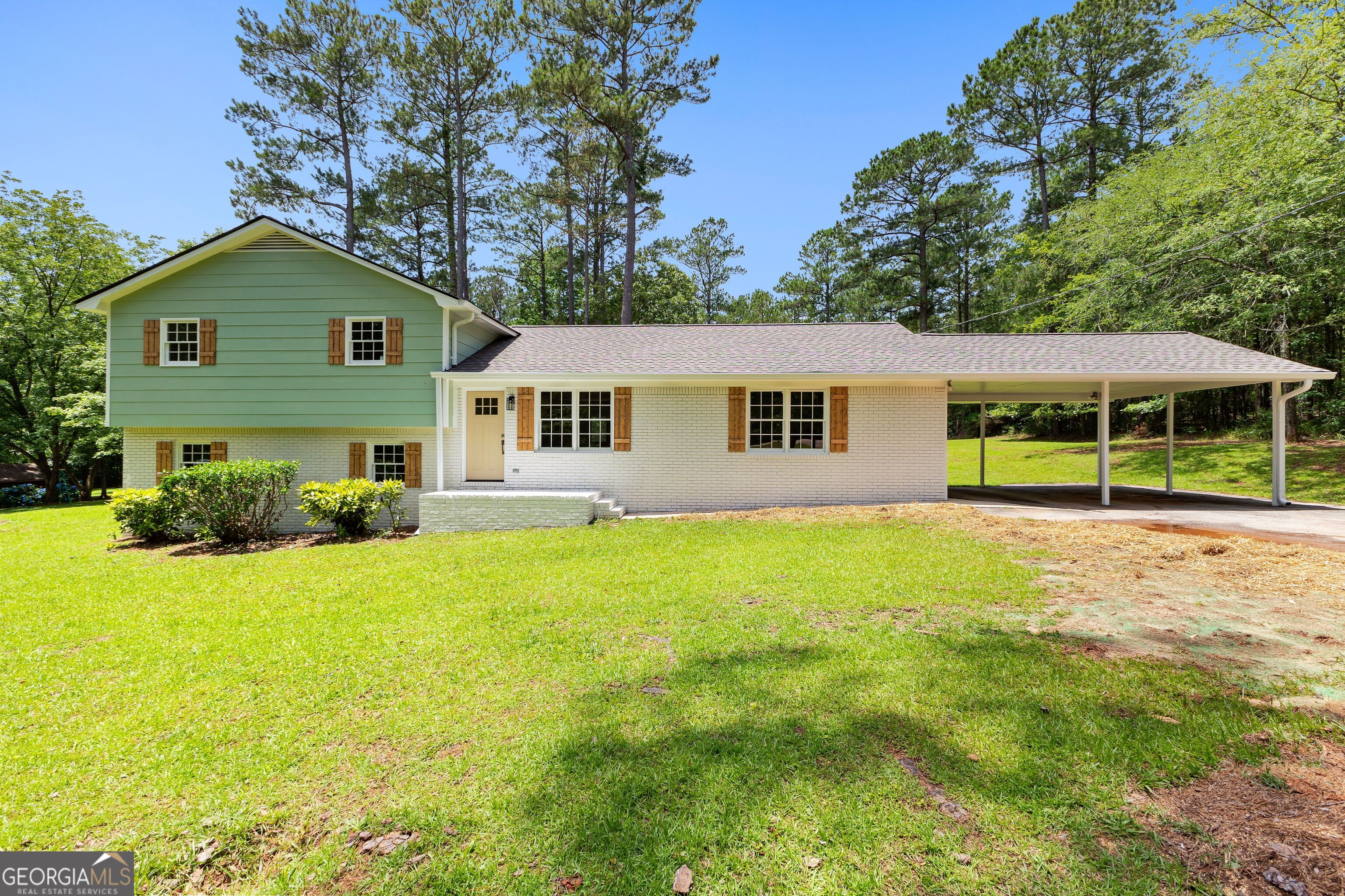223 Pinehaven Drive Property Photo 1