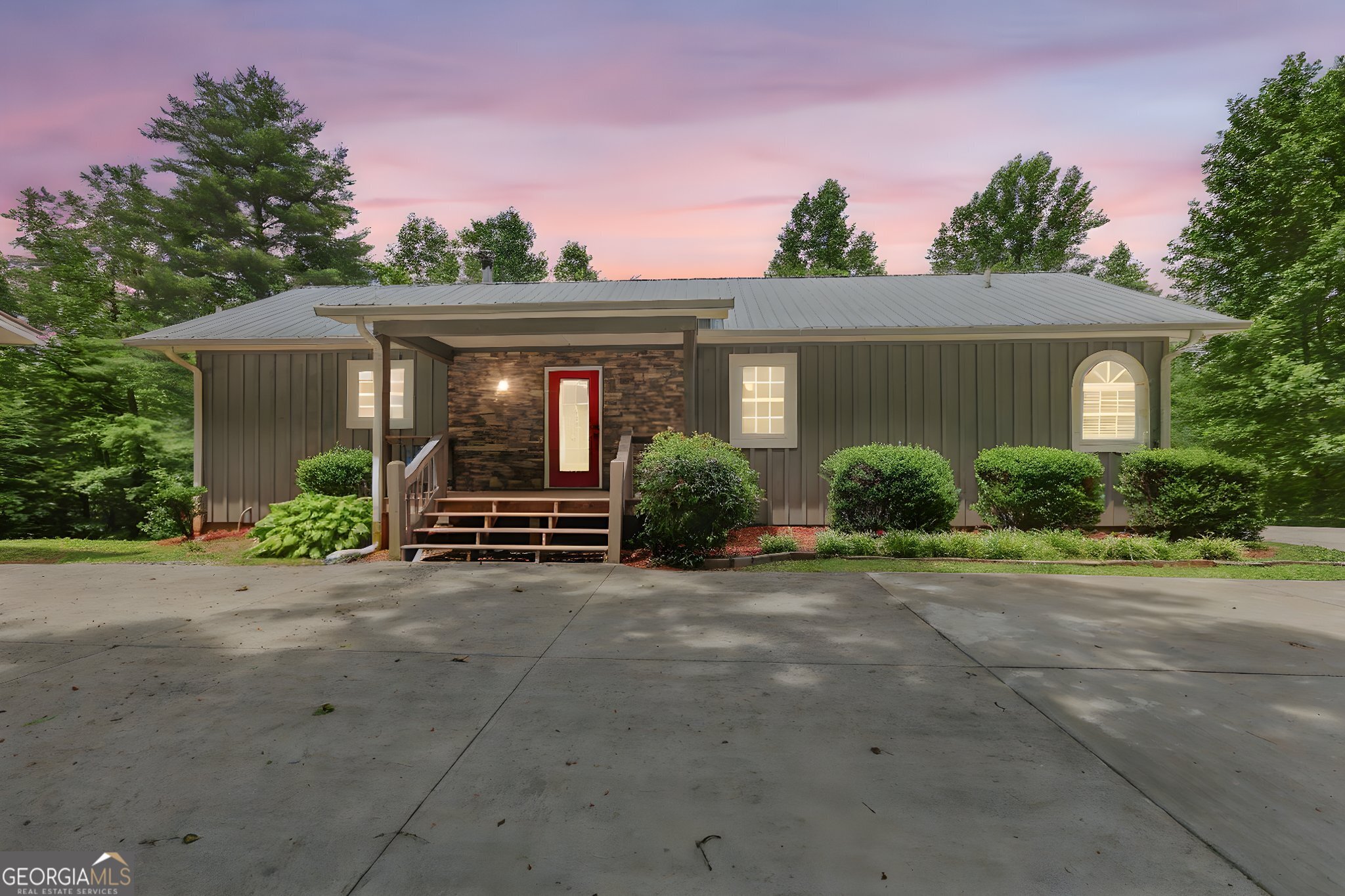 6704 Morgan Drive Property Photo 1