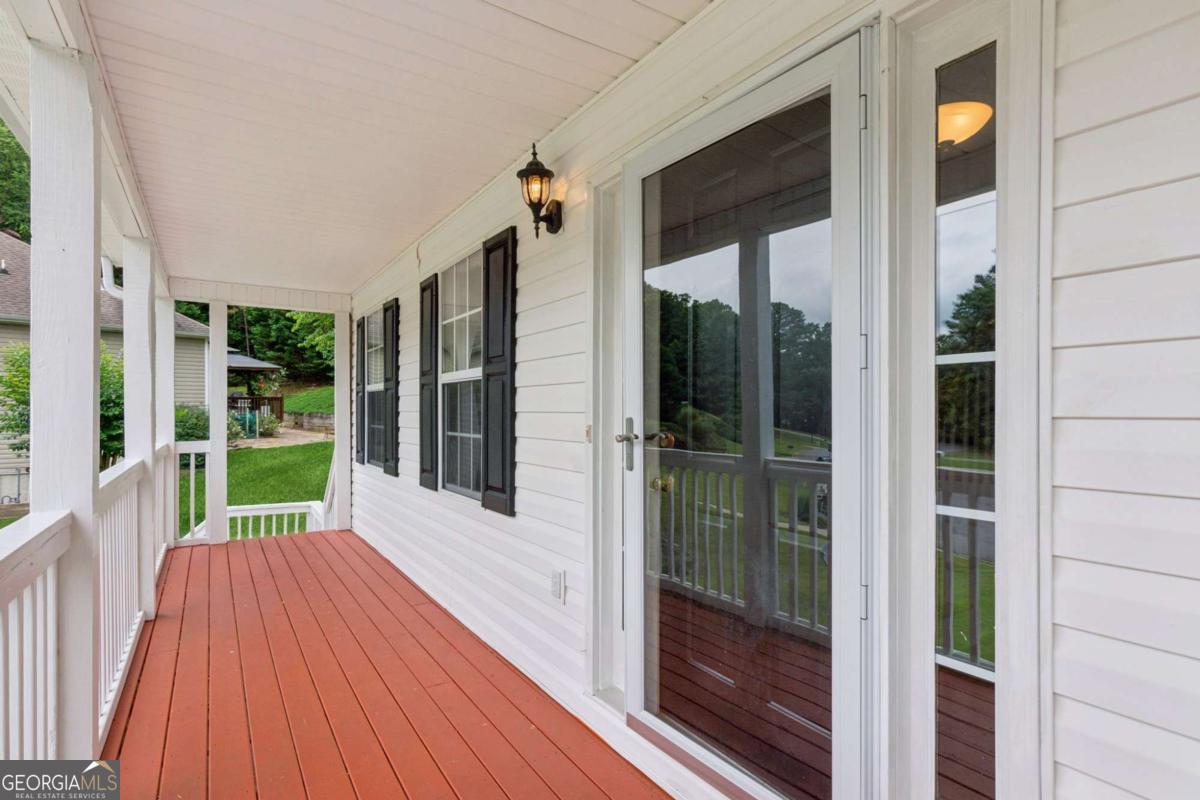 8085 River Chase Drive Property Photo 1