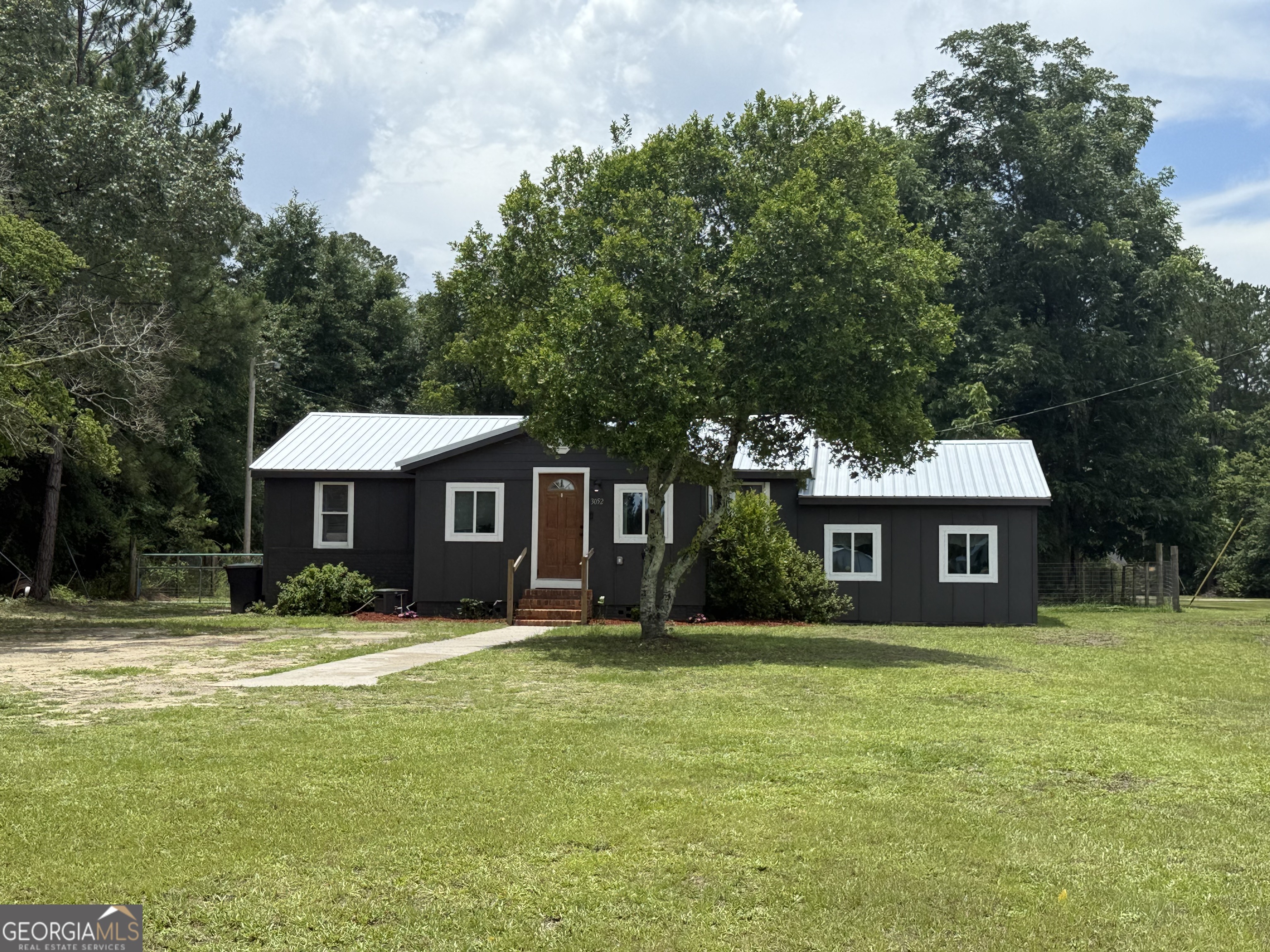 3052 Effingham Highway Property Photo 1