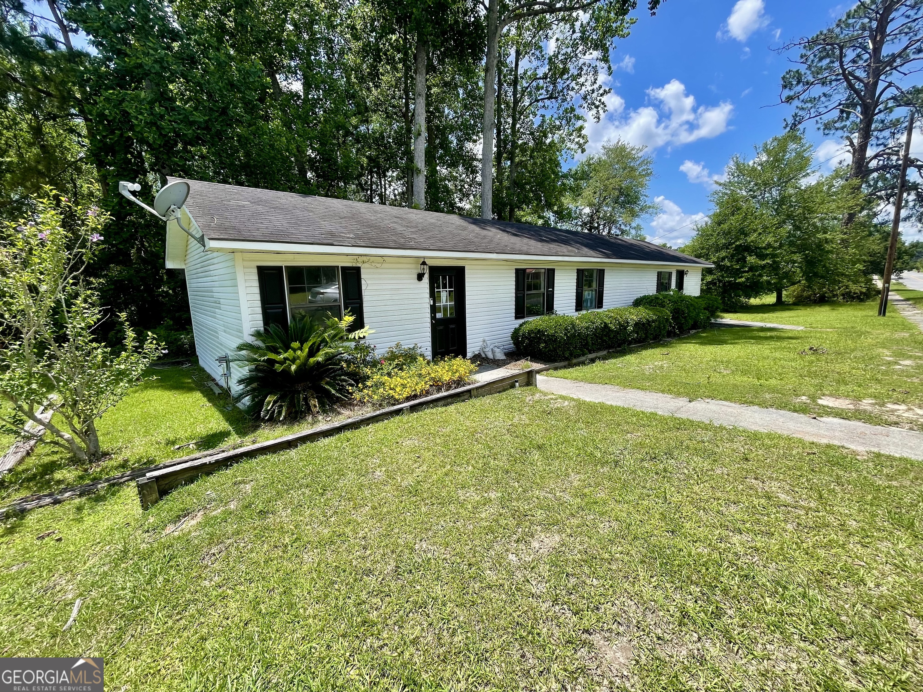 38 E 6th Street Property Photo 4