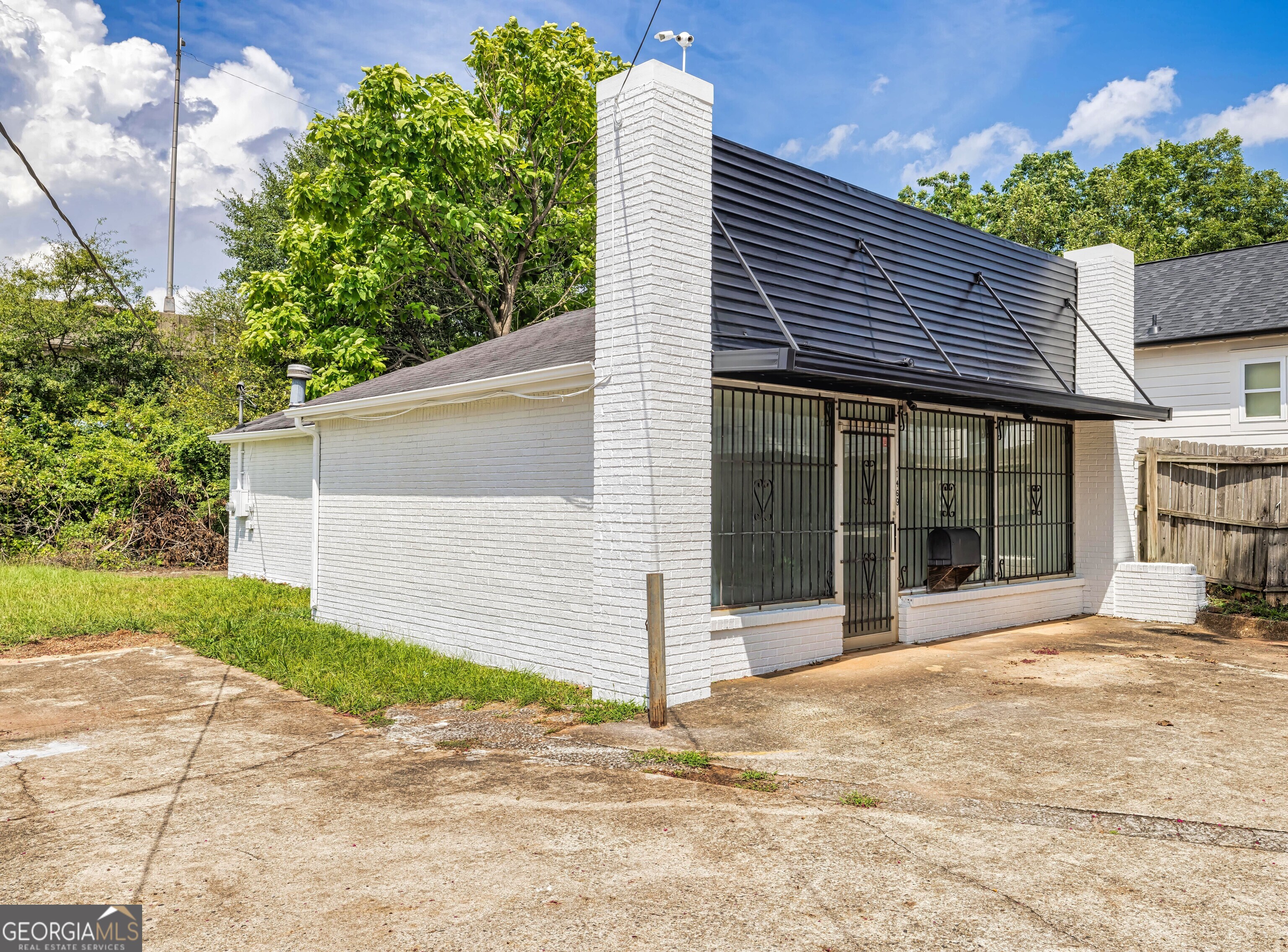 1469 Wadley Avenue Property Photo 1