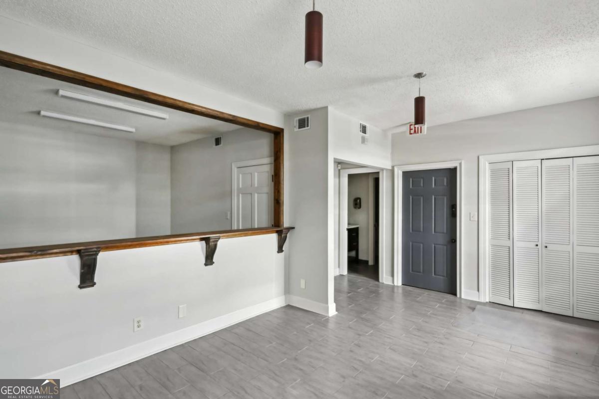 3017 Piedmont Road Ne # 200 Property Photo 2