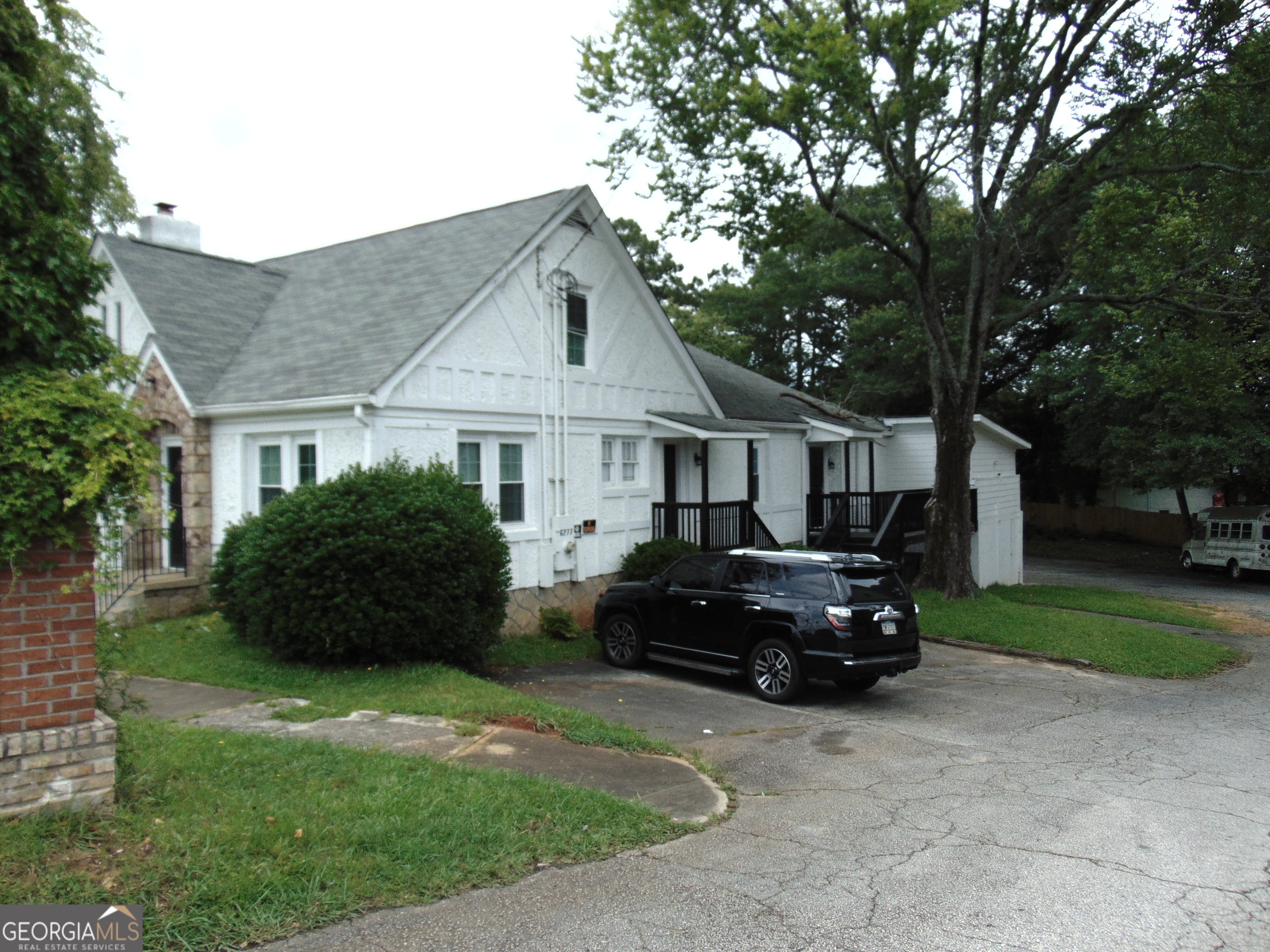 6277 Memorial Drive Property Photo 2