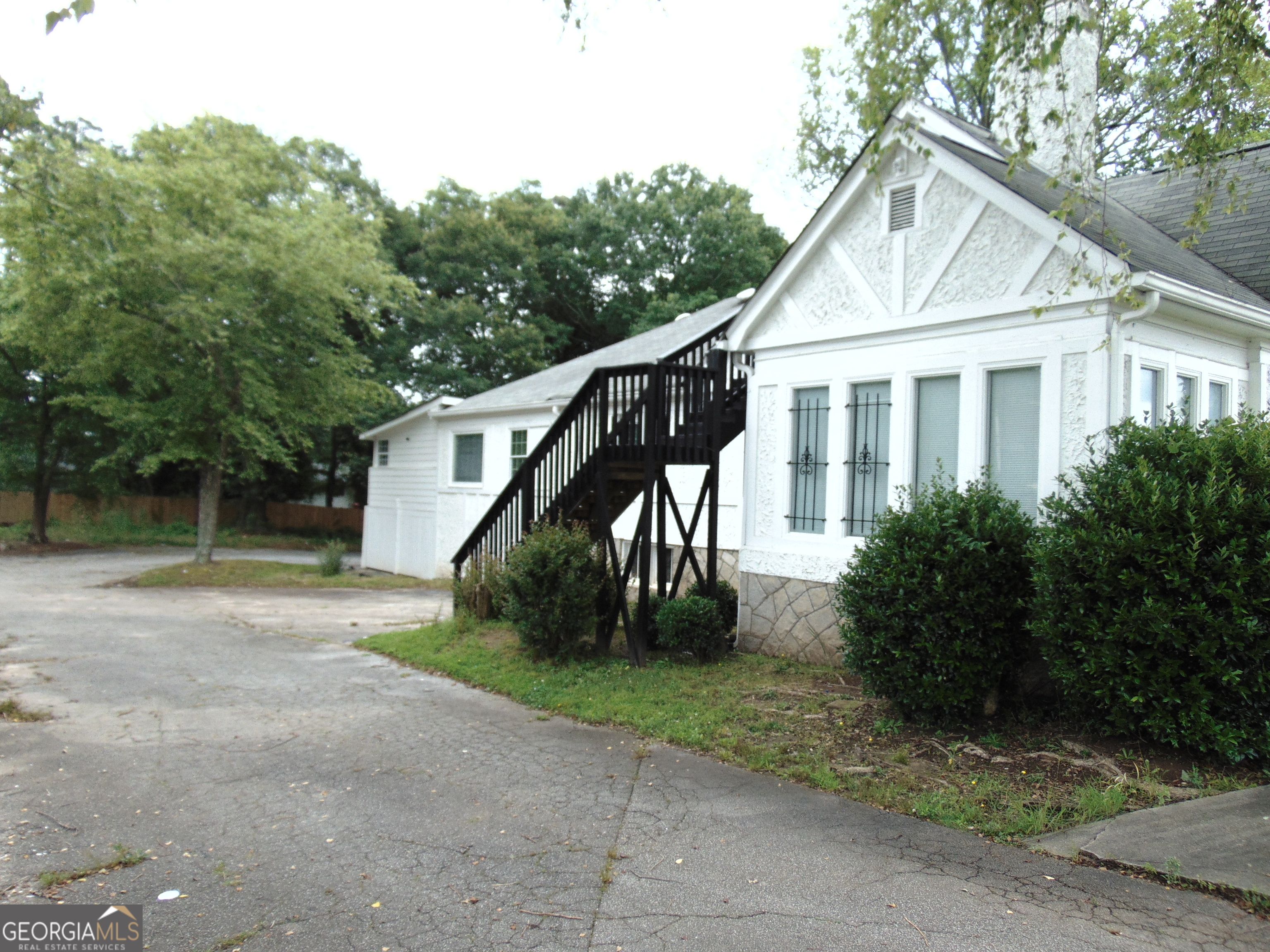 6277 Memorial Drive Property Photo 8
