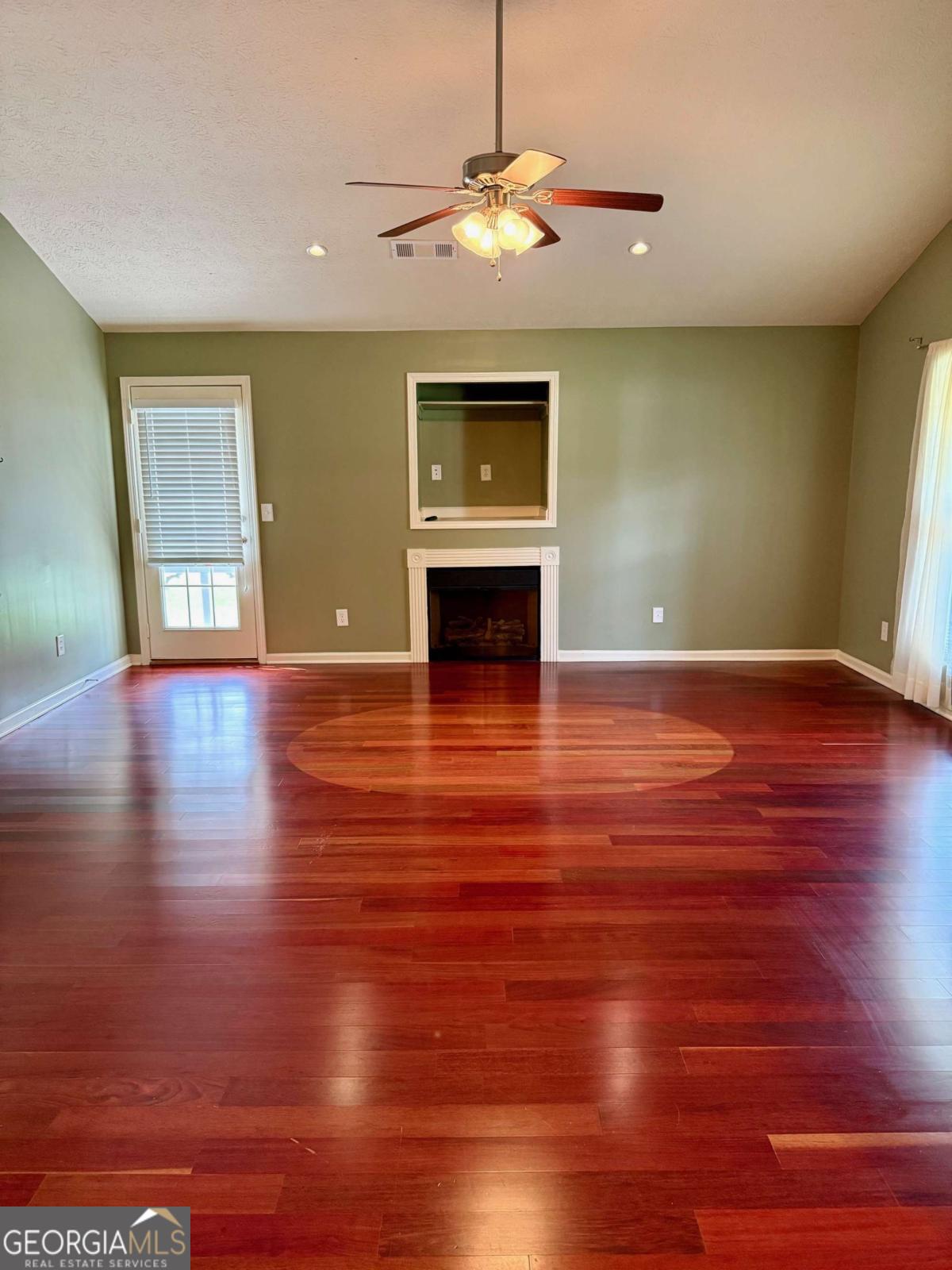 1013 Navaho Trail Property Photo 6