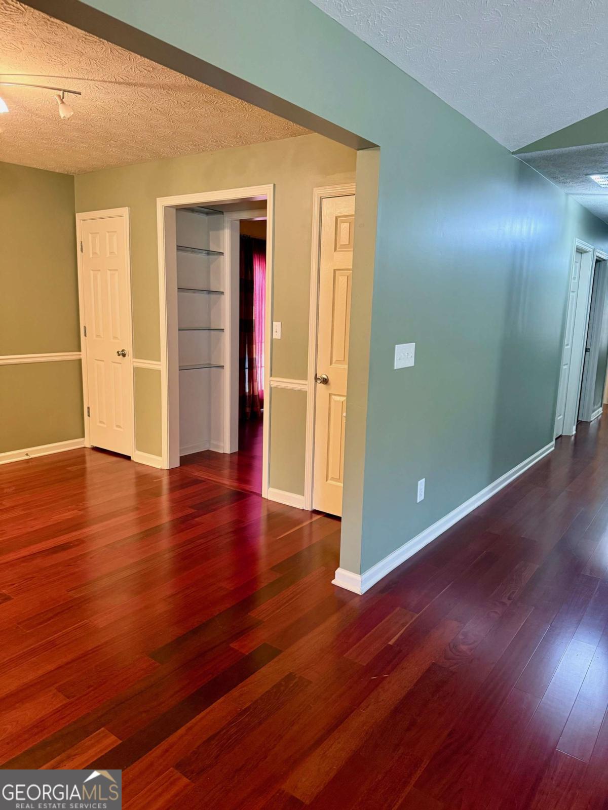 1013 Navaho Trail Property Photo 8