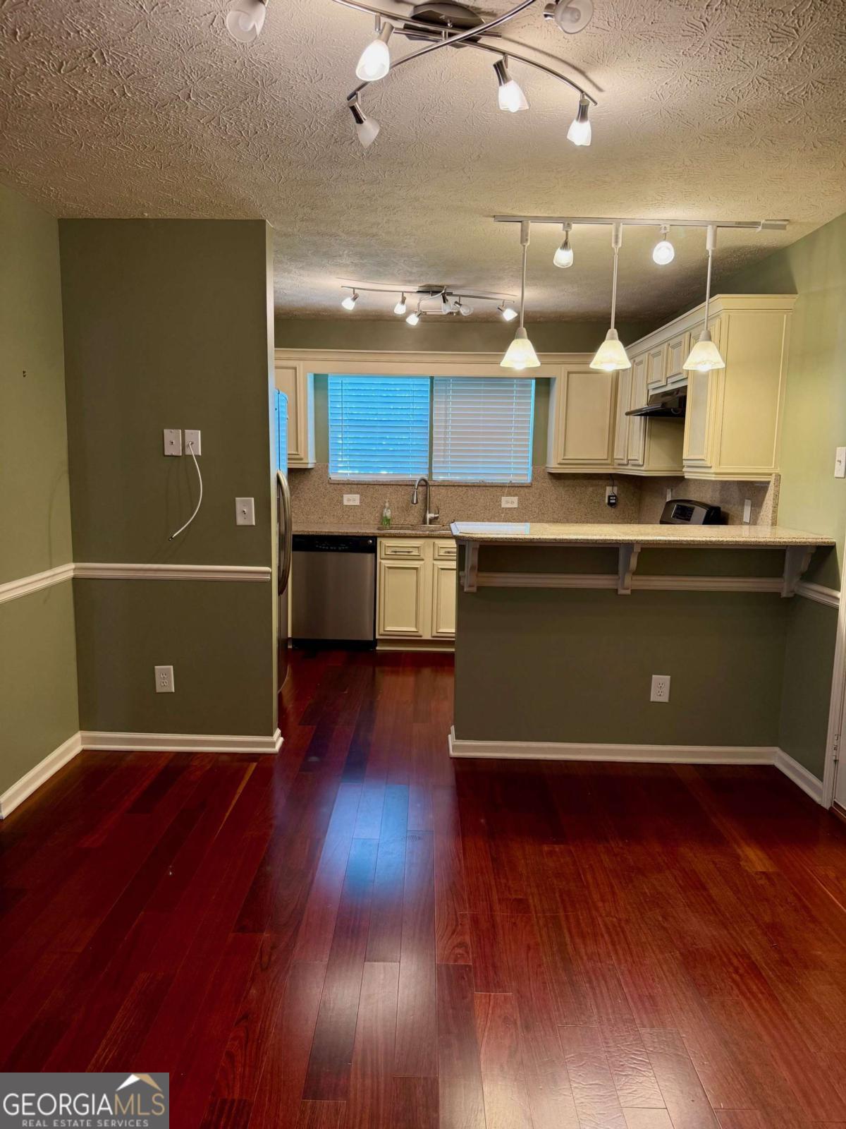 1013 Navaho Trail Property Photo 12