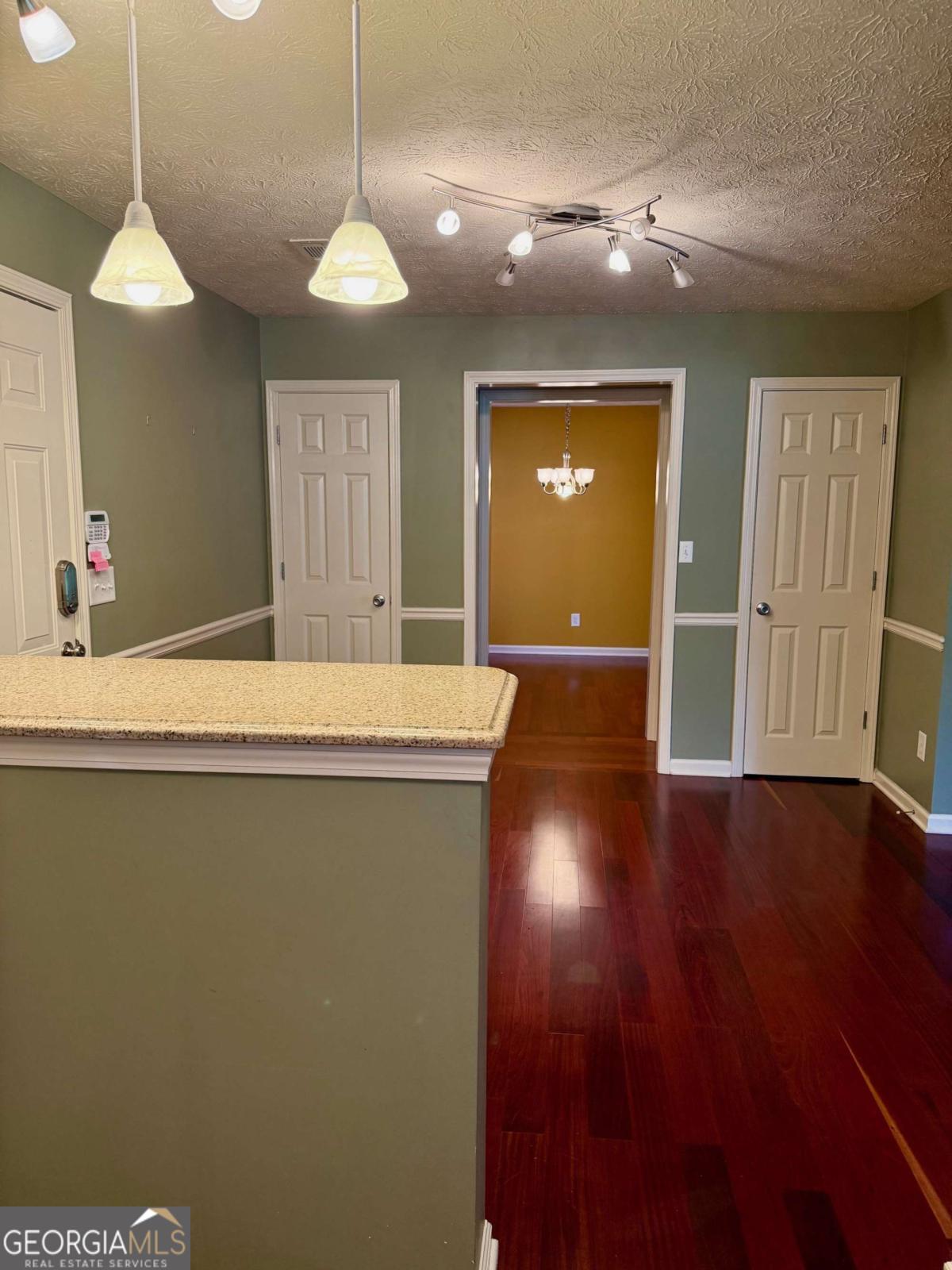 1013 Navaho Trail Property Photo 16