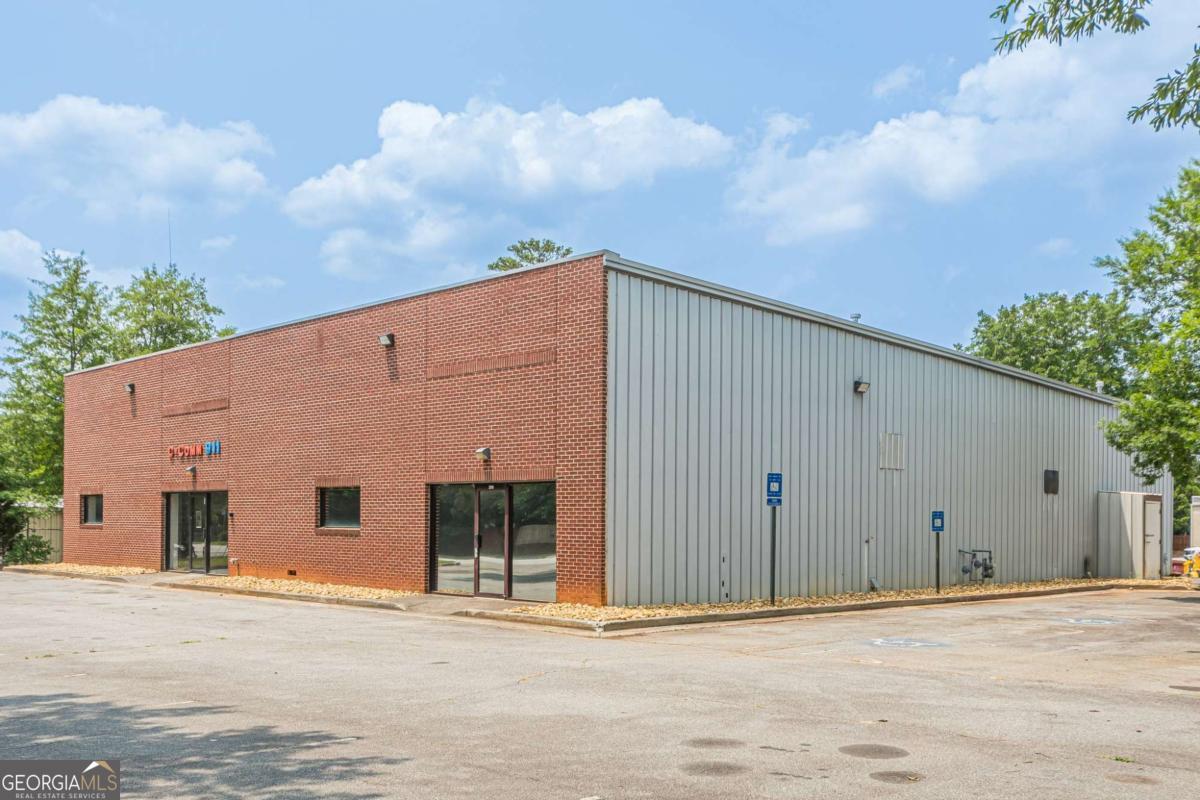 2600 Mathews Street Se Property Photo 4