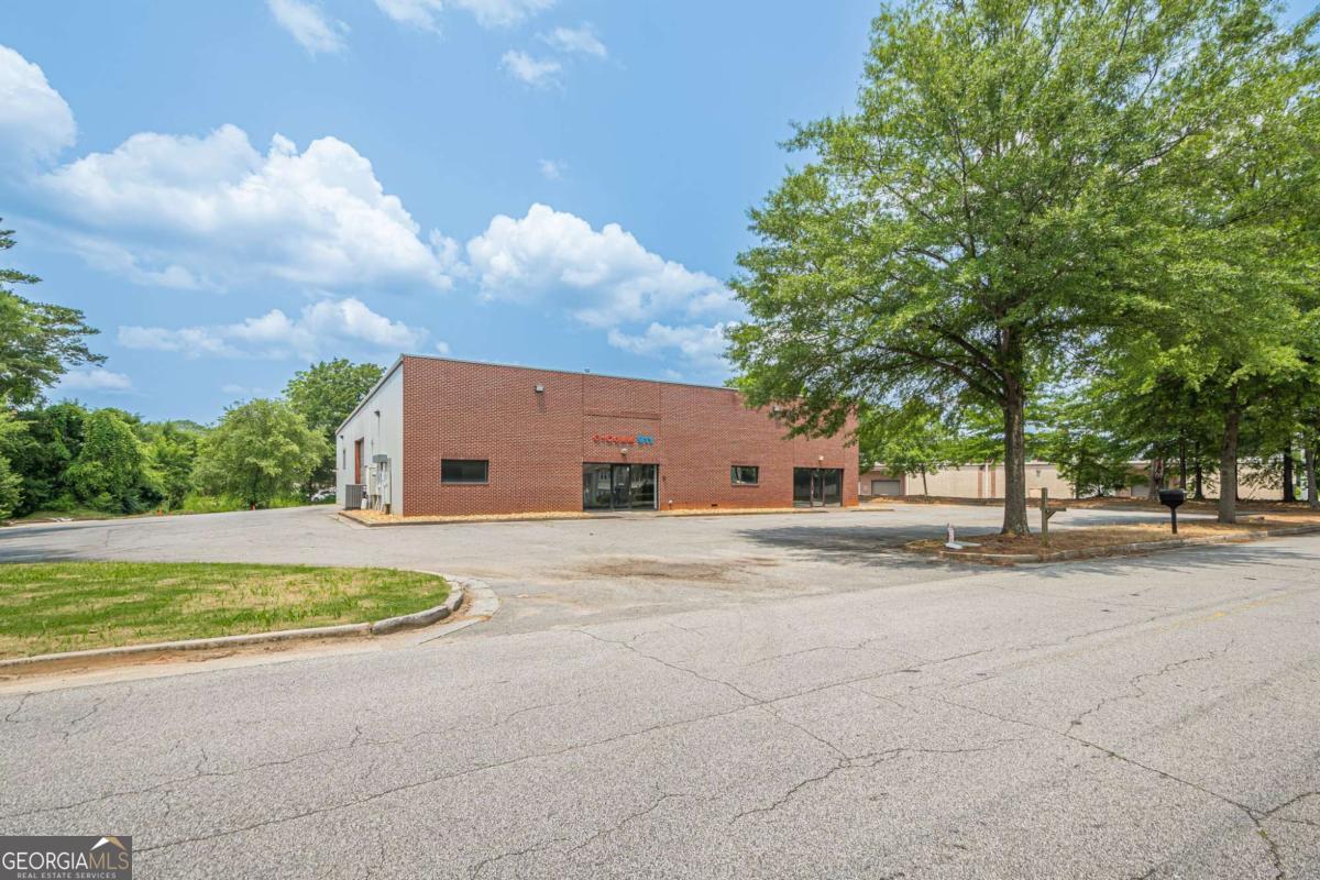 2600 Mathews Street Se Property Photo 8