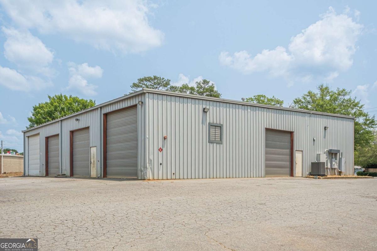 2600 Mathews Street Se Property Photo 12