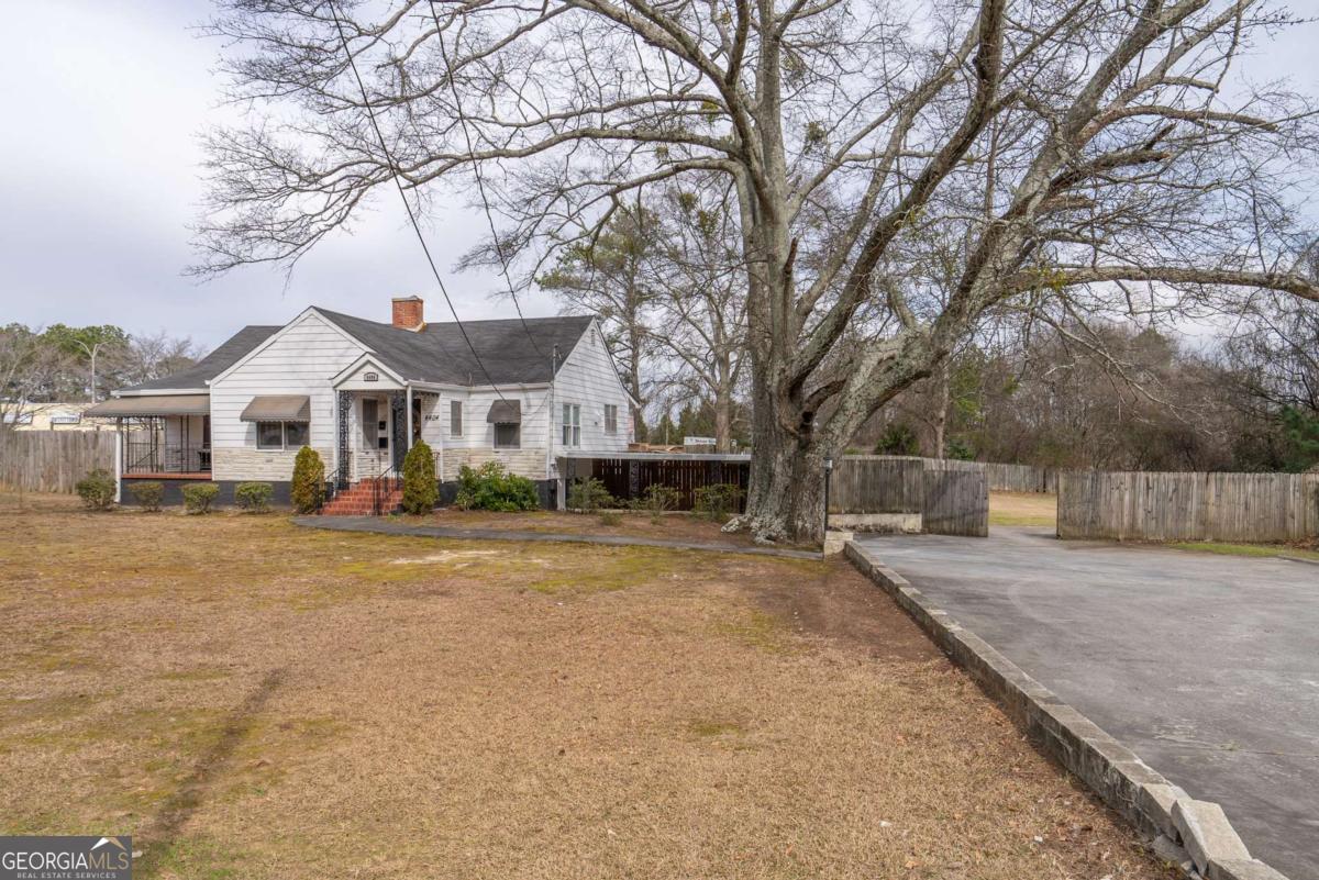 4404 Lawrenceville Road Property Photo 1