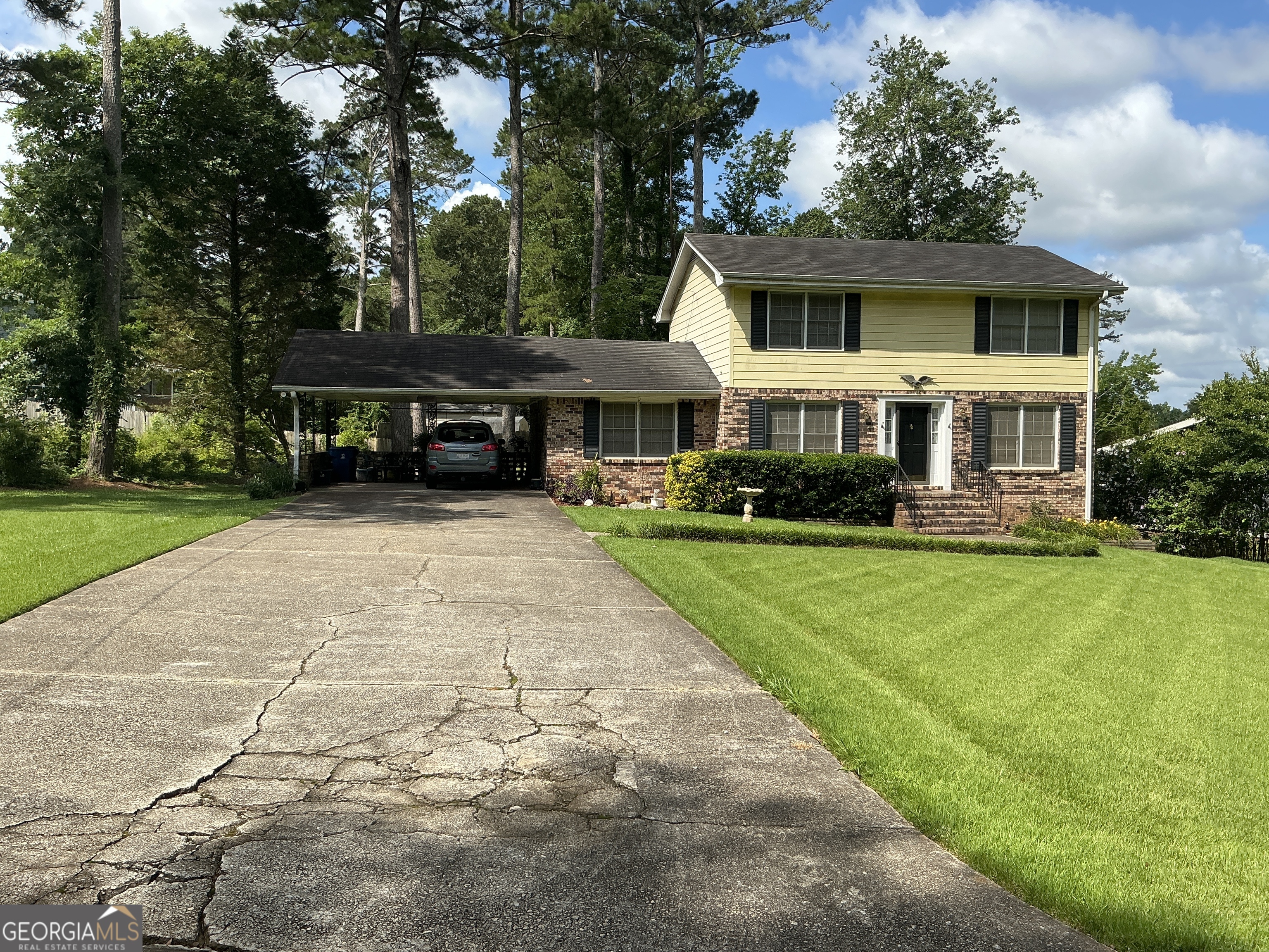 529 Valley Woods Circle Se Property Photo 1