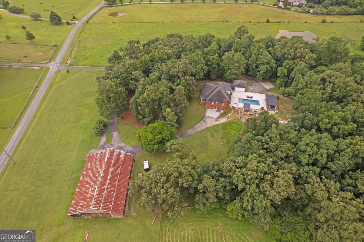 320 School House Road Ne Property Photo 1