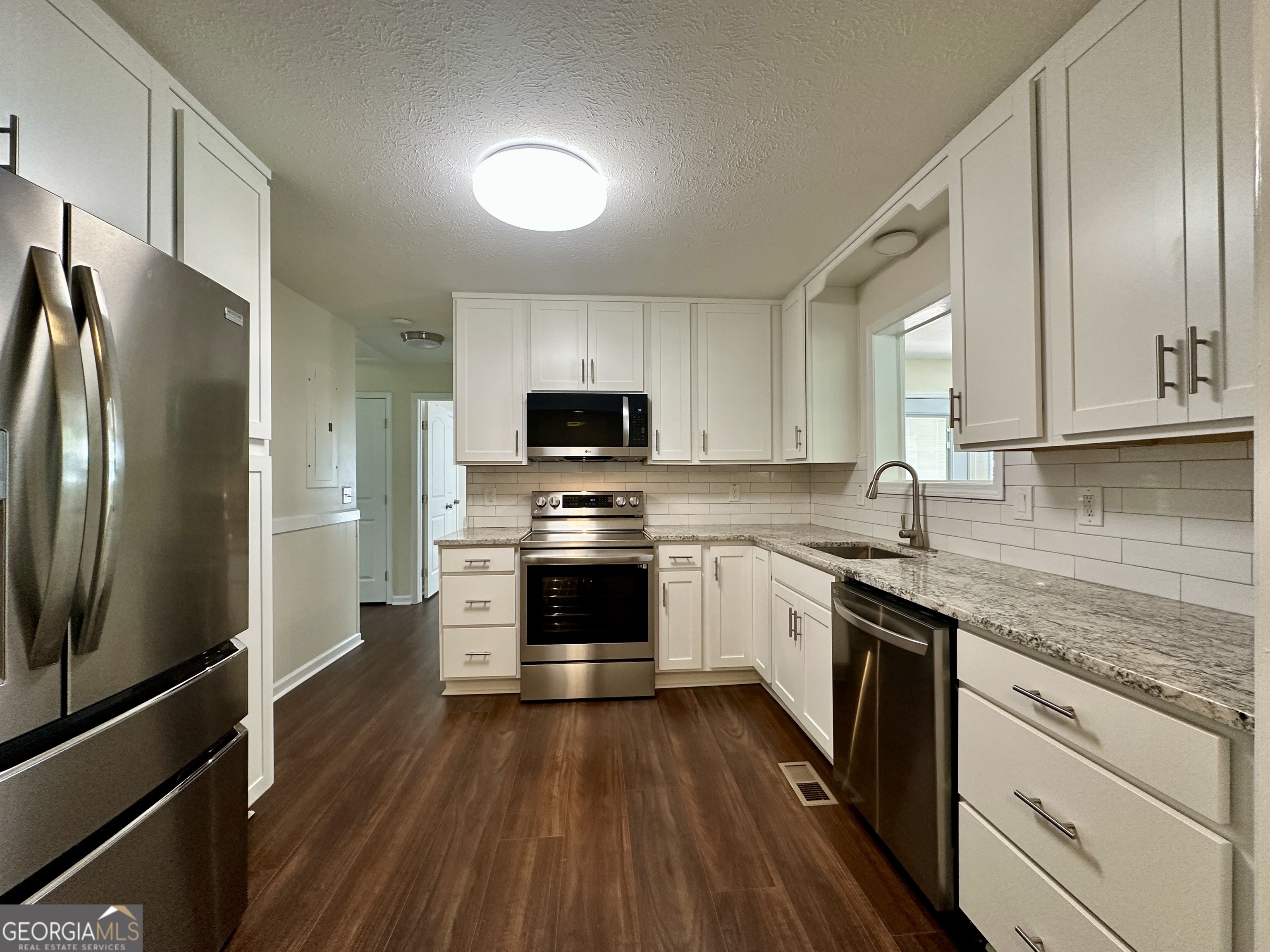 485 Angham Road Property Photo 3