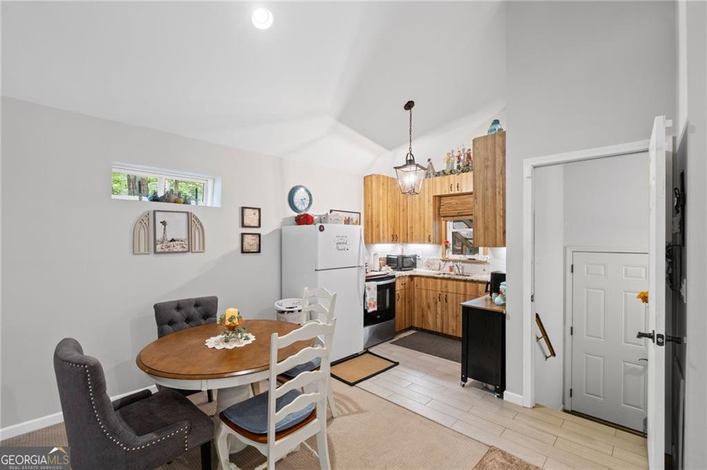 115 Leaf Lake Drive Property Photo 4