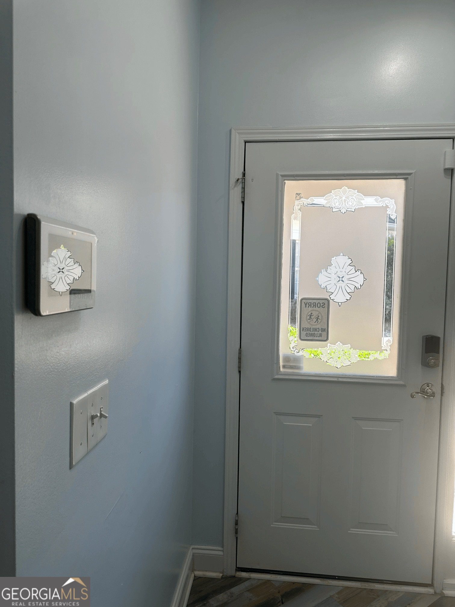807 Pavilion Court Property Photo 3
