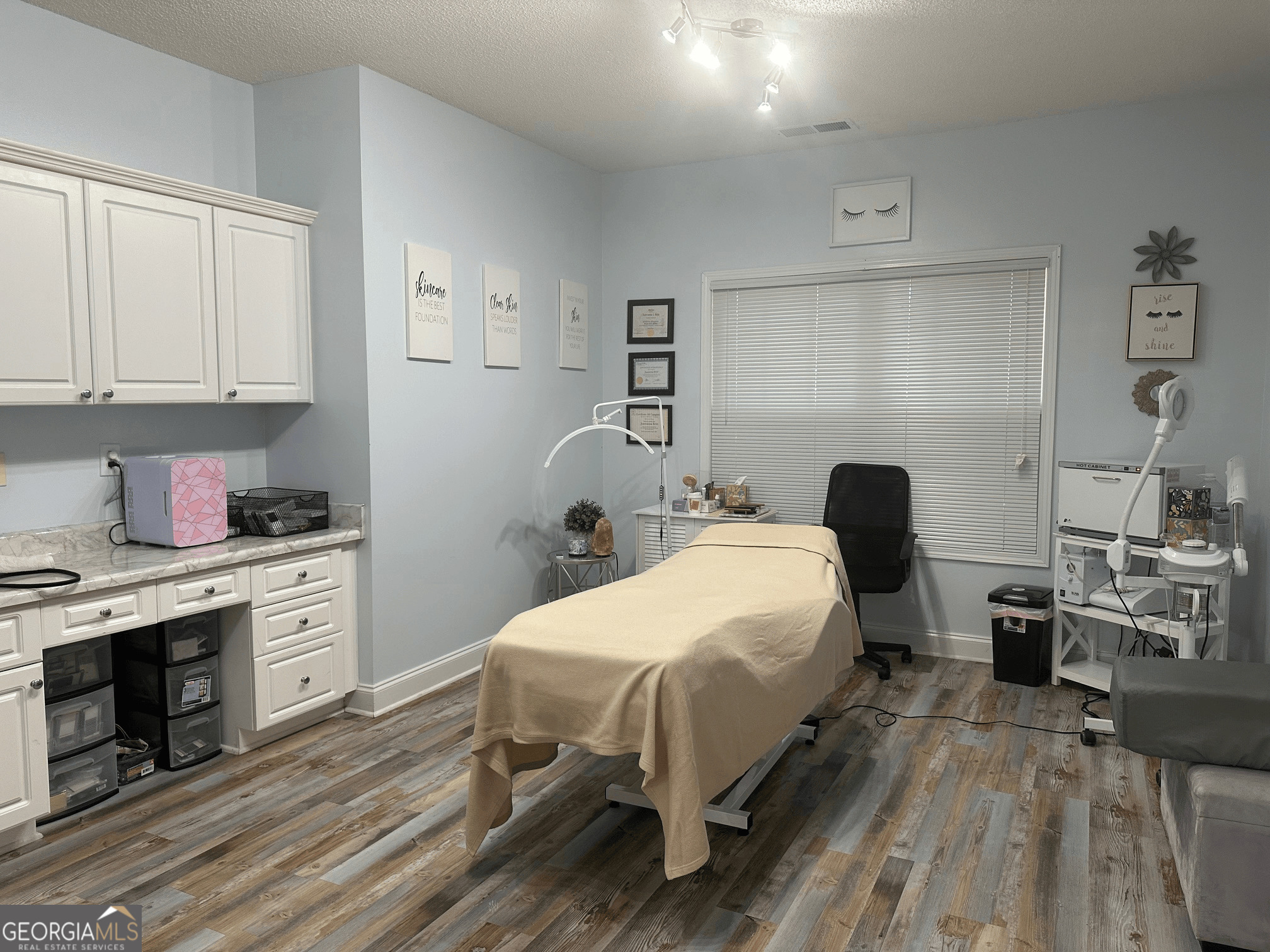 807 Pavilion Court Property Photo 8