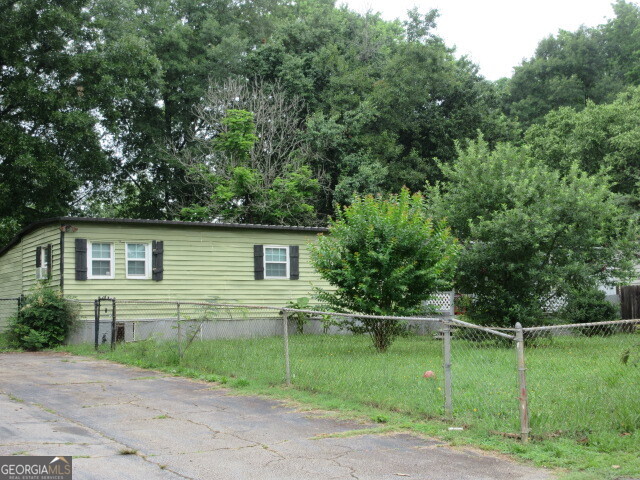 4 Skyland Drive W Property Photo 2