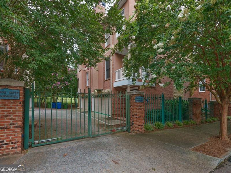 685 Bonaventure Property Photo 1