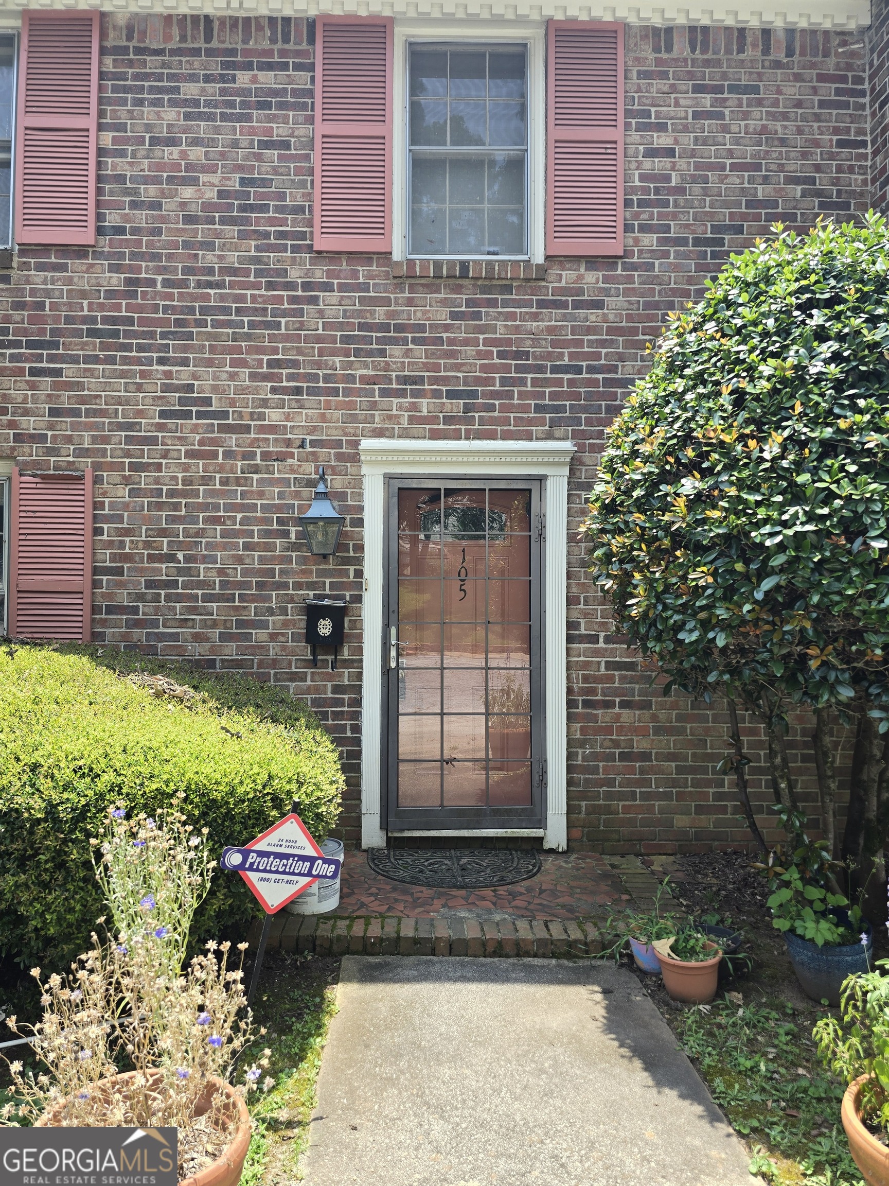 105 Glen Acres Court Property Photo 1
