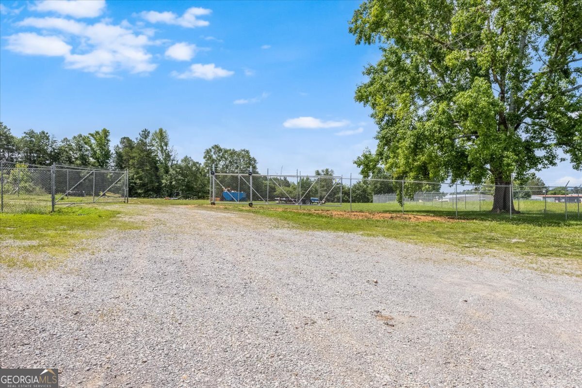2202 N Highway 27 Property Photo 14