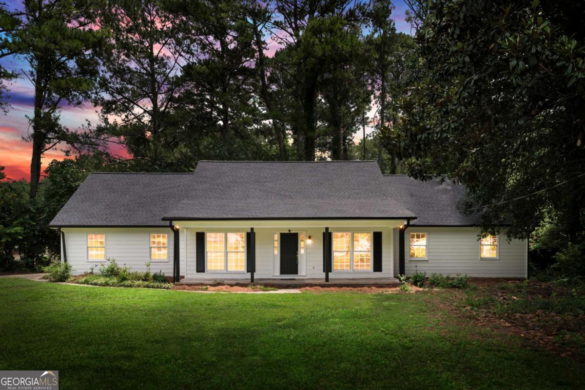 2487 Highland Drive Se Property Photo 1
