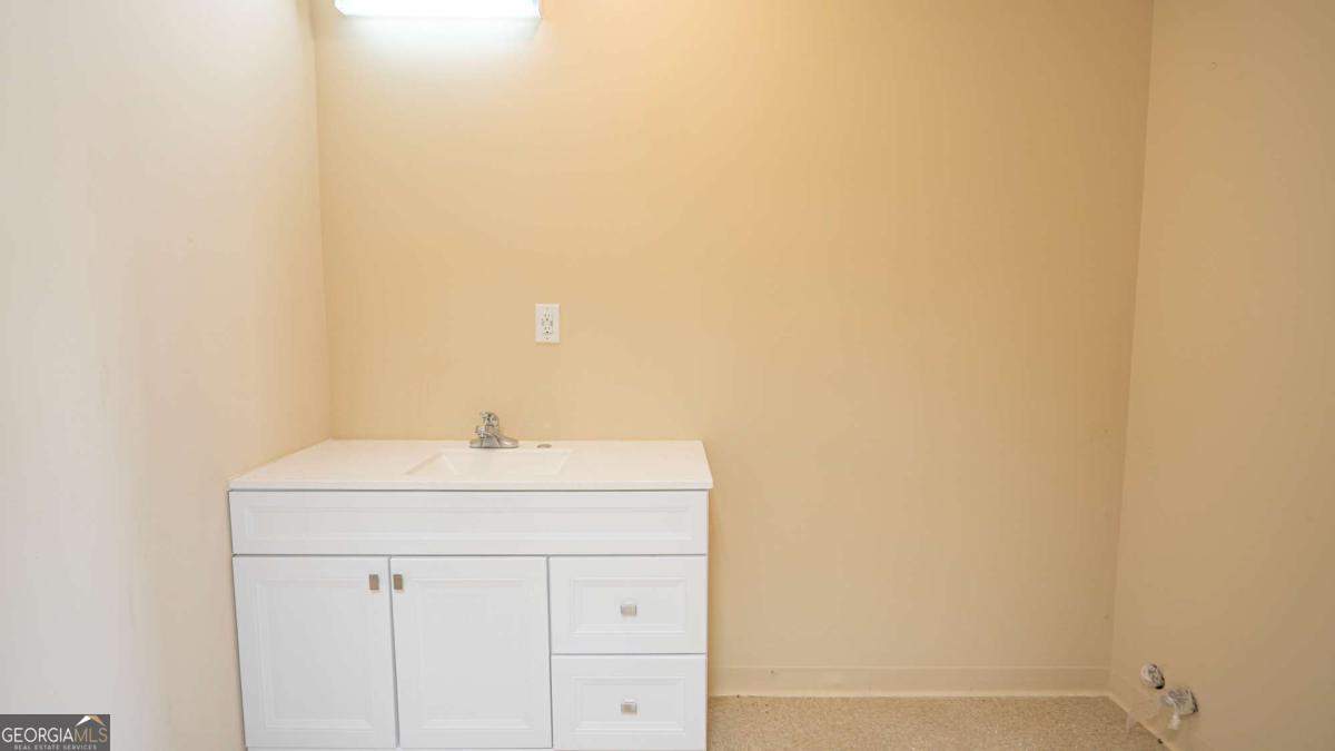 4388 Sudderth Road Property Photo 14