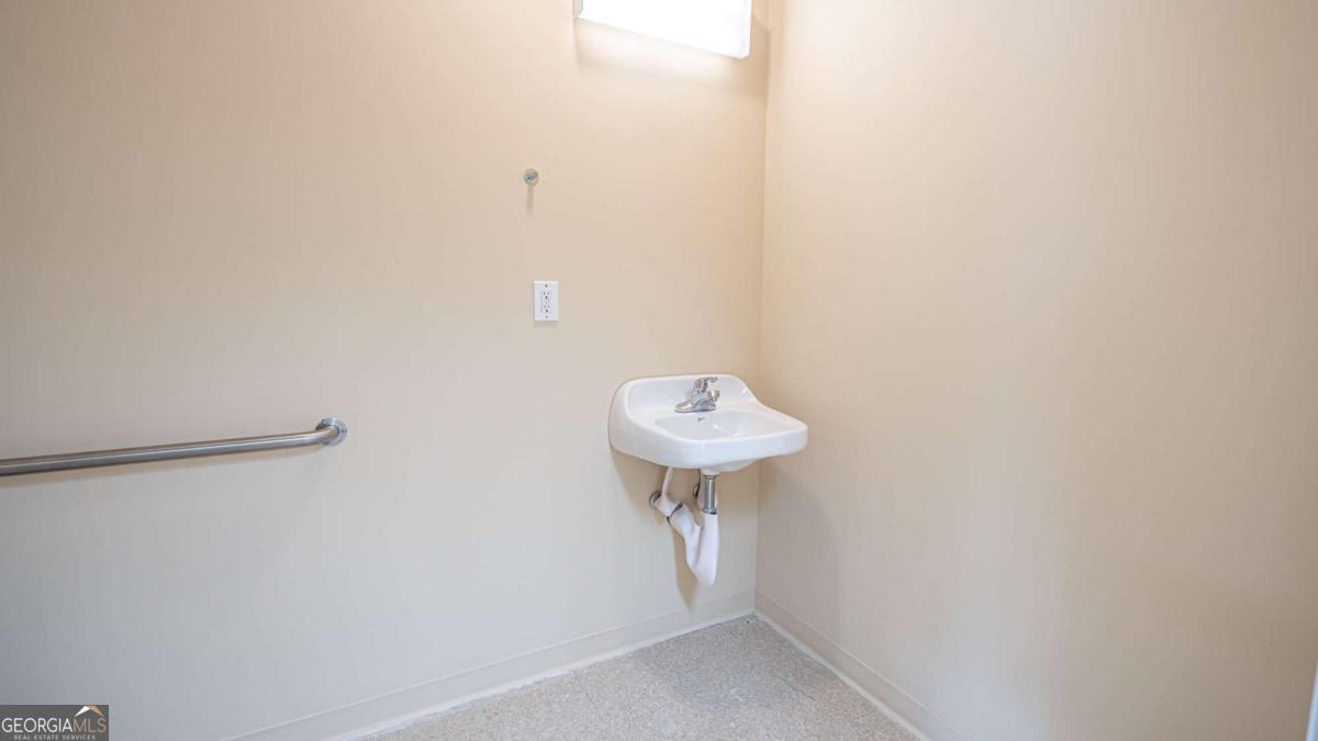 4388 Sudderth Road Property Photo 16