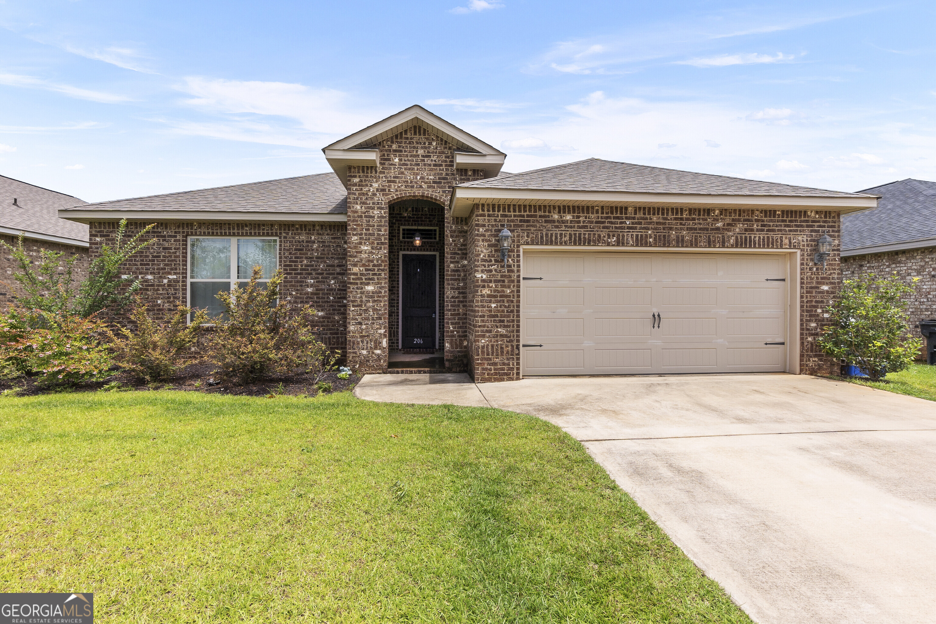 206 Barnyard Way Property Photo 1