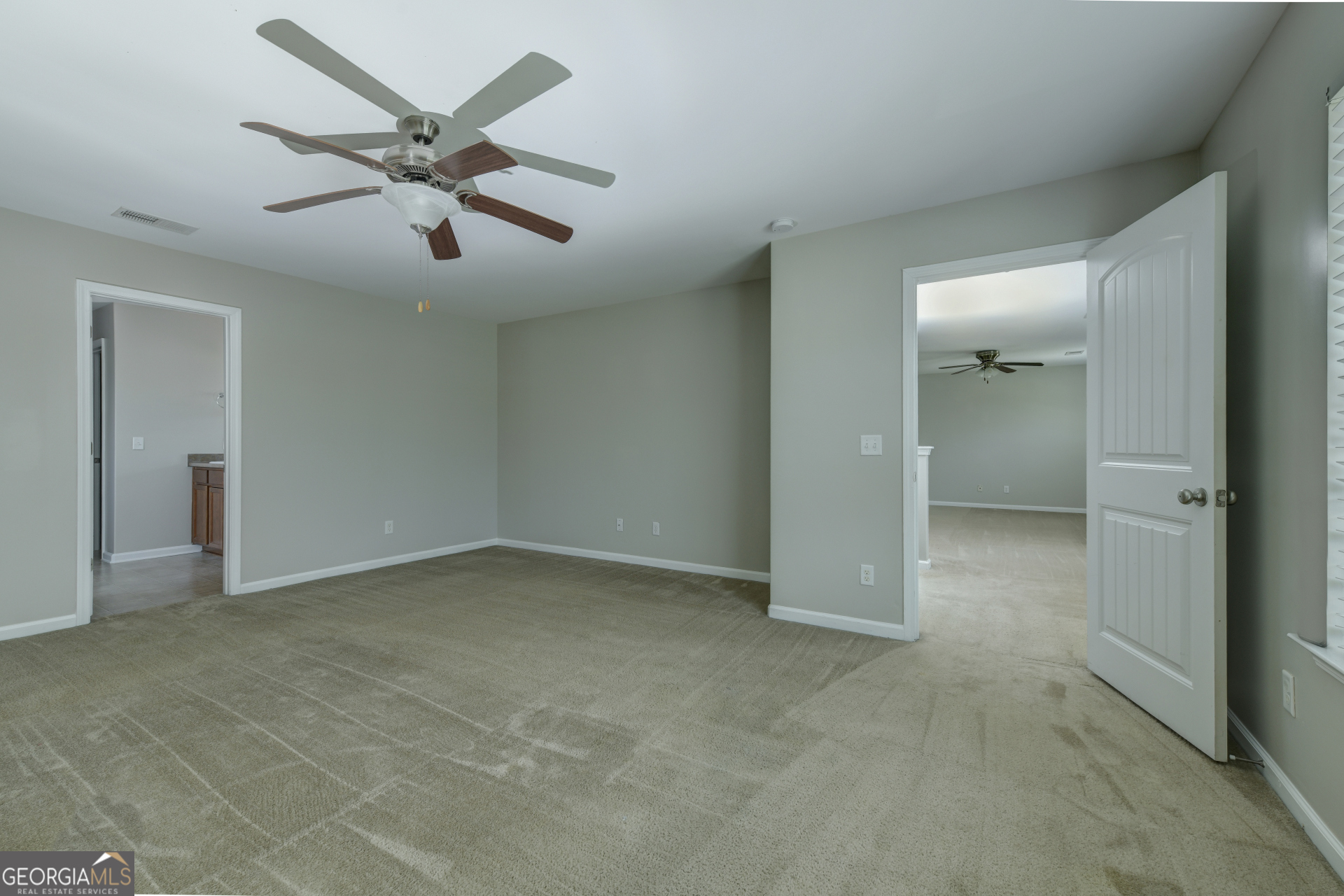 122 Brooklet Circle Property Photo 13