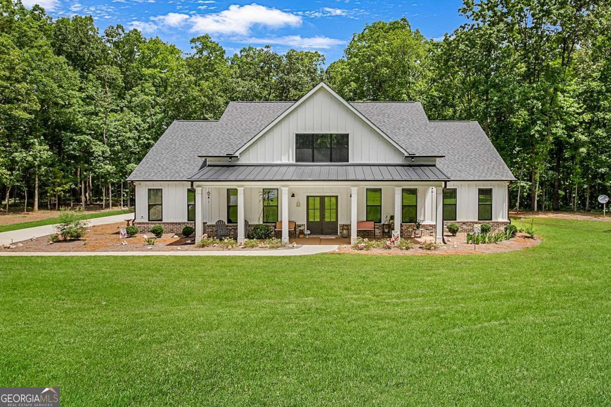 1505 Willis Road Property Photo 1